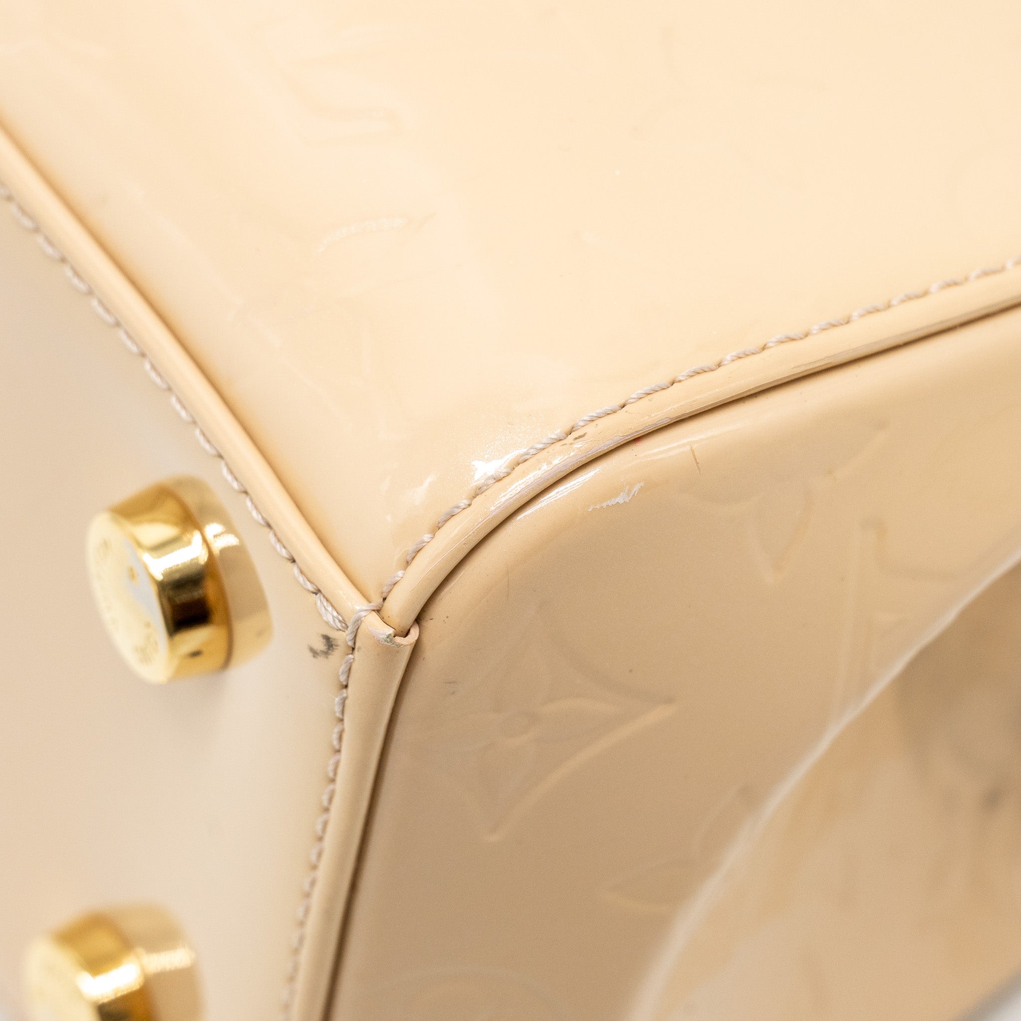 LOUIS VUITTON VERNIS BREA MM PATENT MONOGRAM BEIGE GHW