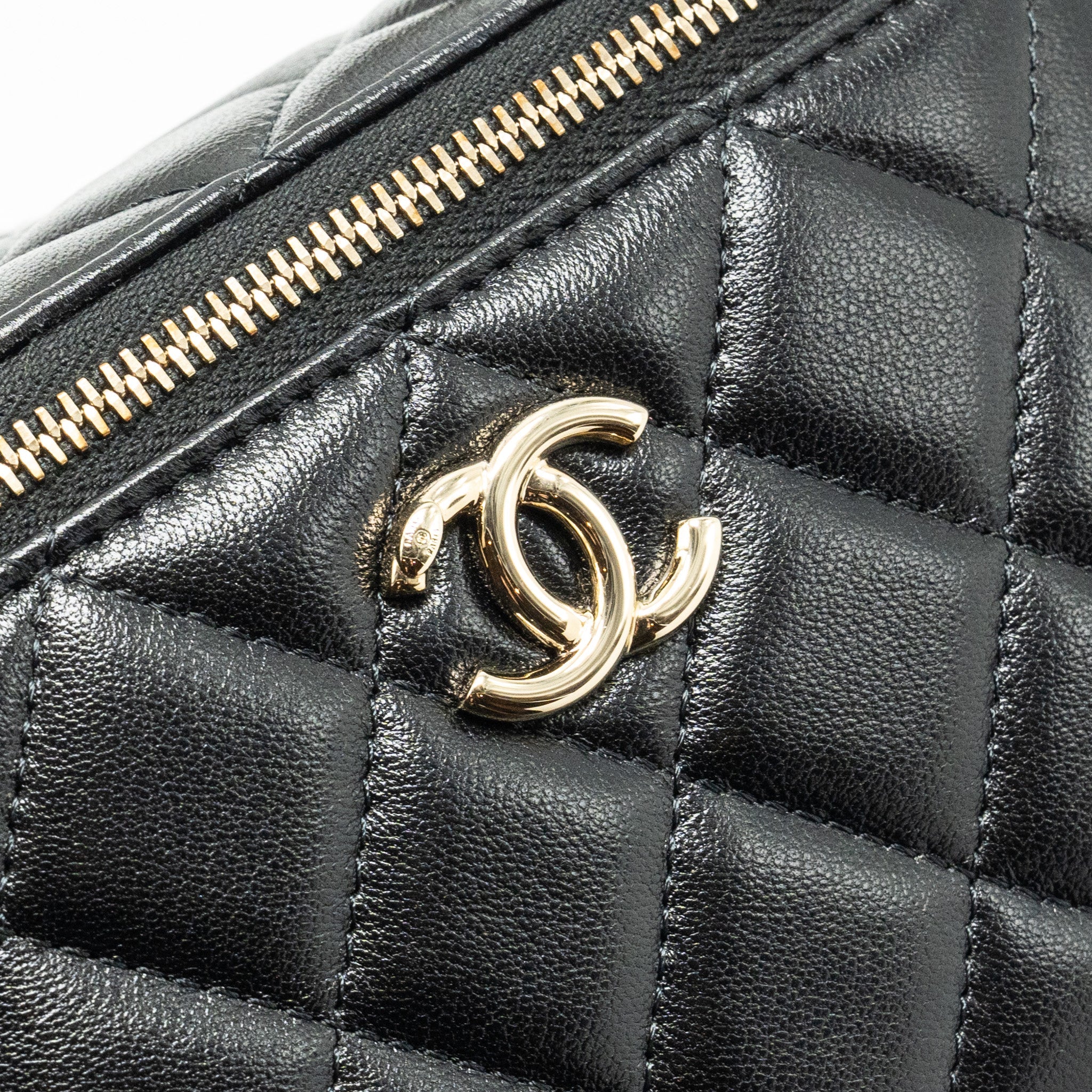 CHANEL TOP HANDLE LONG VANITY CASE LAMBSKIN BLACK LGHW (MICROCHIP)