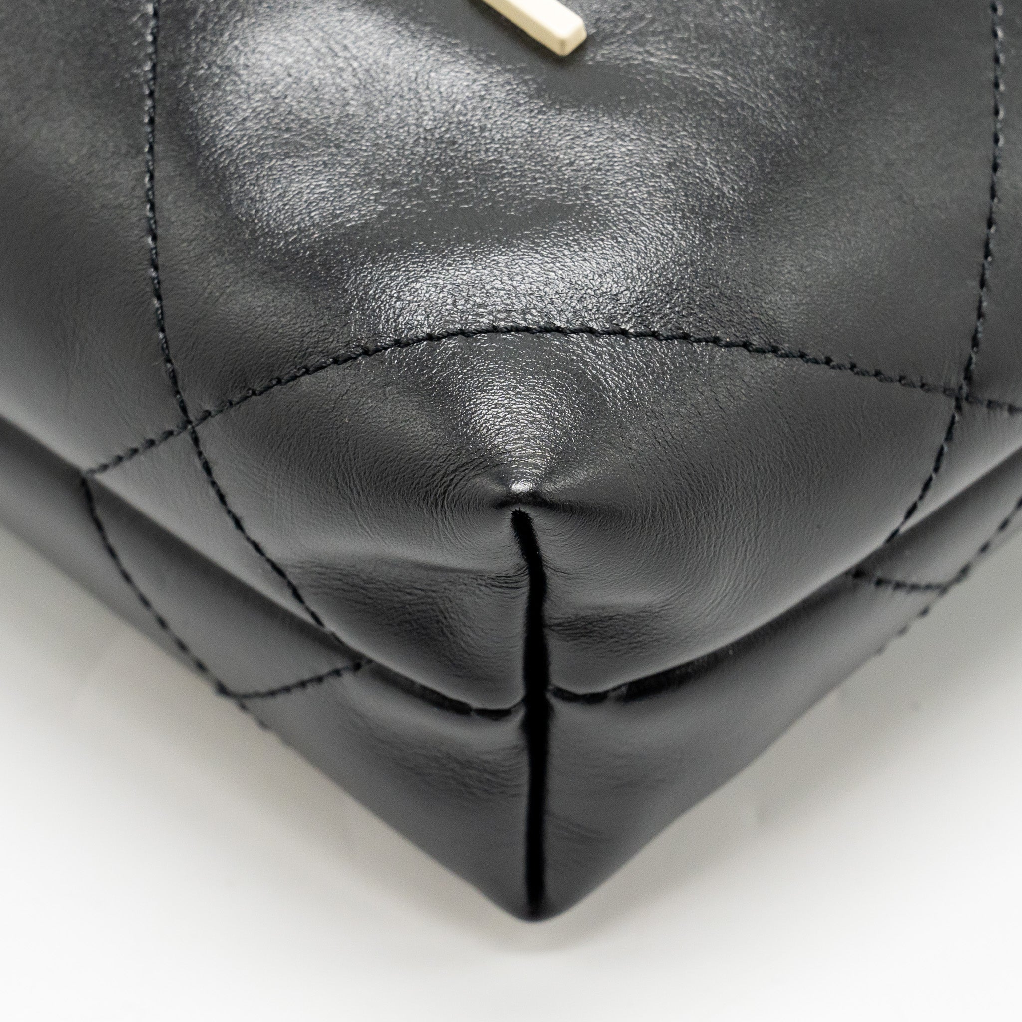 CHANEL MINI 22 BAG SHINY CALFSKIN BLACK GHW (MICROCHIP)
