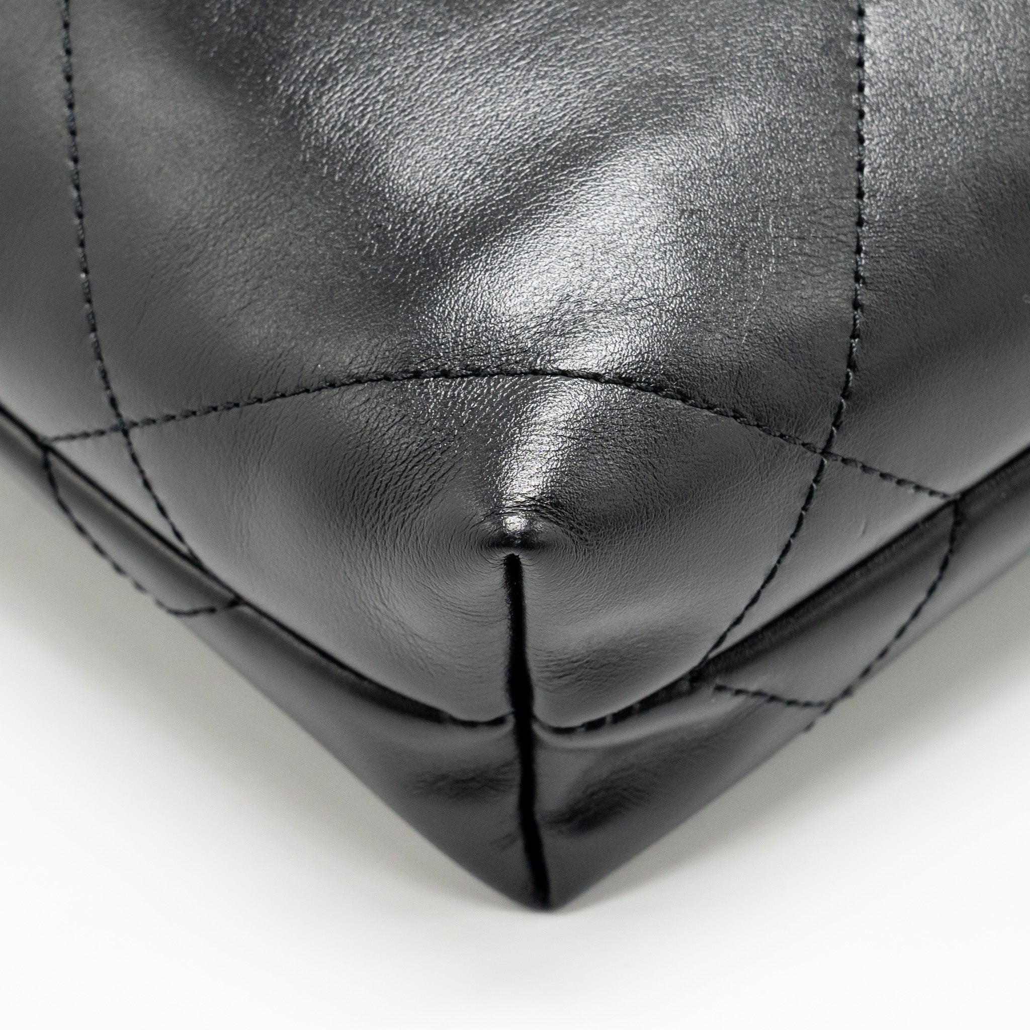 CHANEL MINI 22 BAG SHINY CALFSKIN BLACK GHW (MICROCHIP)