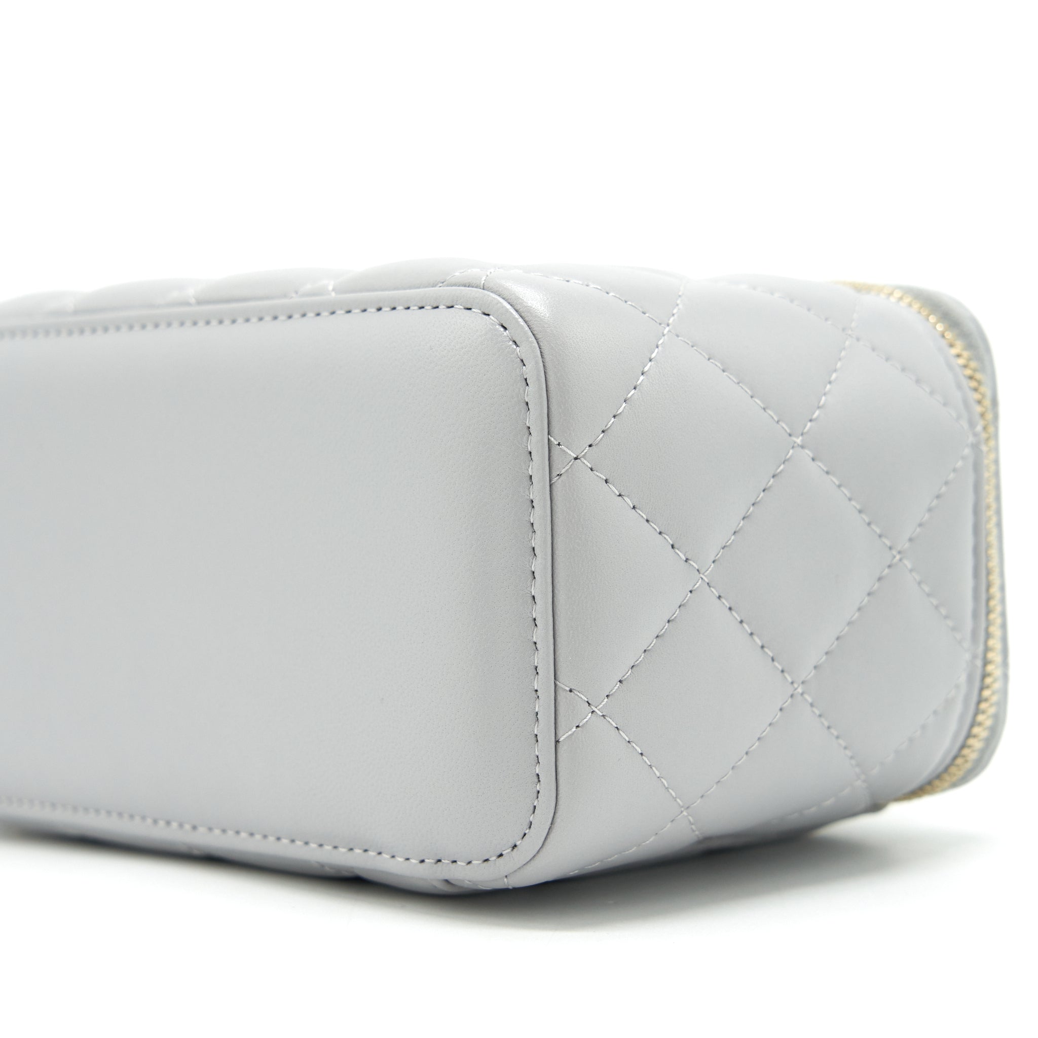 CHANEL 21B PEARL CRUSH LONG VANITY WITH CHAIN LAMBSKIN GREY GHW