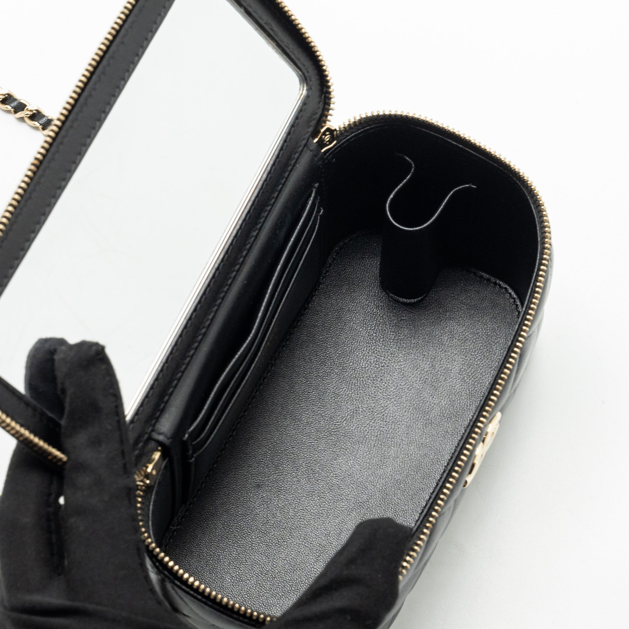 CHANEL TOP HANDLE LONG VANITY CASE LAMBSKIN BLACK LGHW (MICROCHIP)