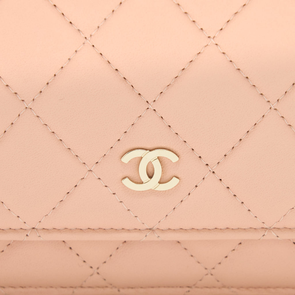 CHANEL CLASSIC WALLET ON CHAIN LAMBSKIN LIGHT PINK LGHW