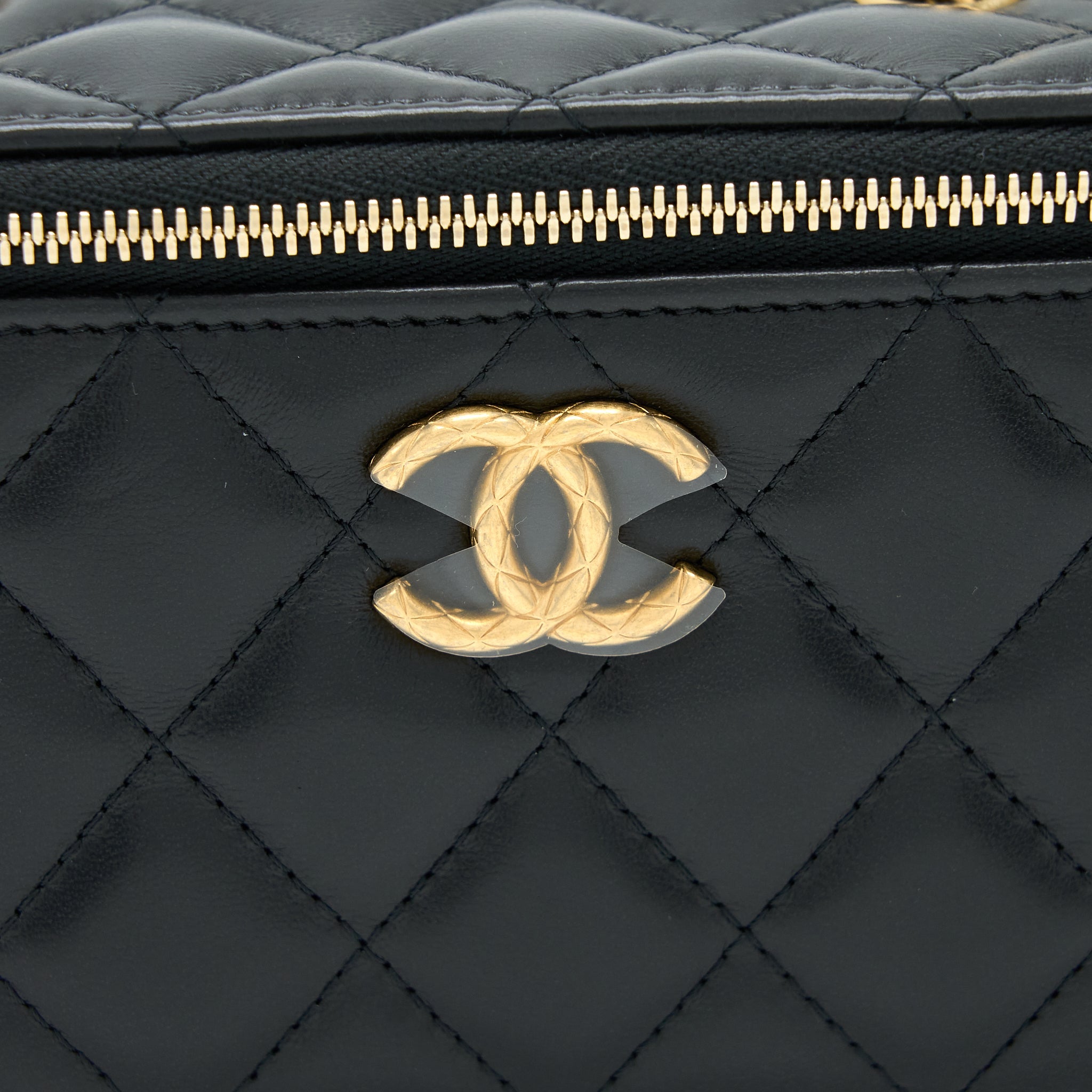 CHANEL 22K GOLD PILLAR ADJUSTABLE CHAIN LONG VANITY LAMBSKIN BLACK GHW