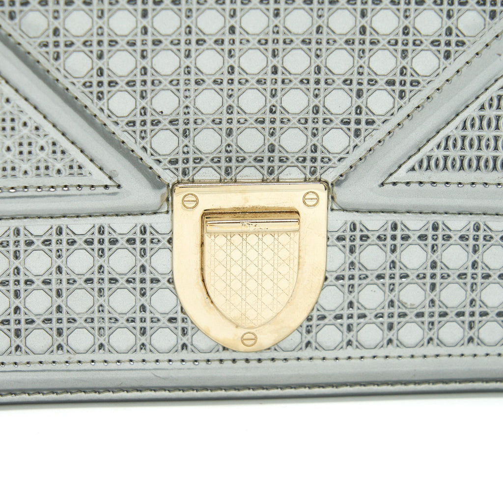 DIOR DIORAMA WALLET ON CHAIN METALLIC SILVER GHW