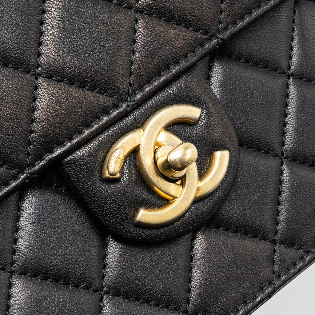 CHANEL VERTICAL PEARL FLAP BAG GOATSKIN BLACK GHW