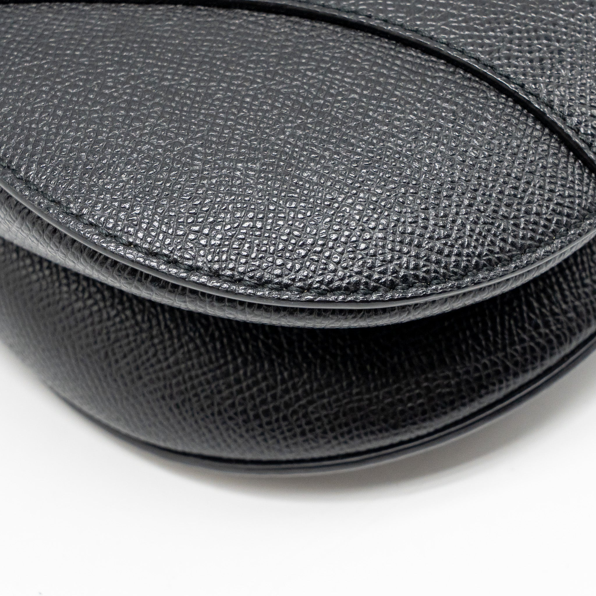 DIOR SADDLE BAG WITH STRAP GRAINED CALFSKIN BLACK GHW
