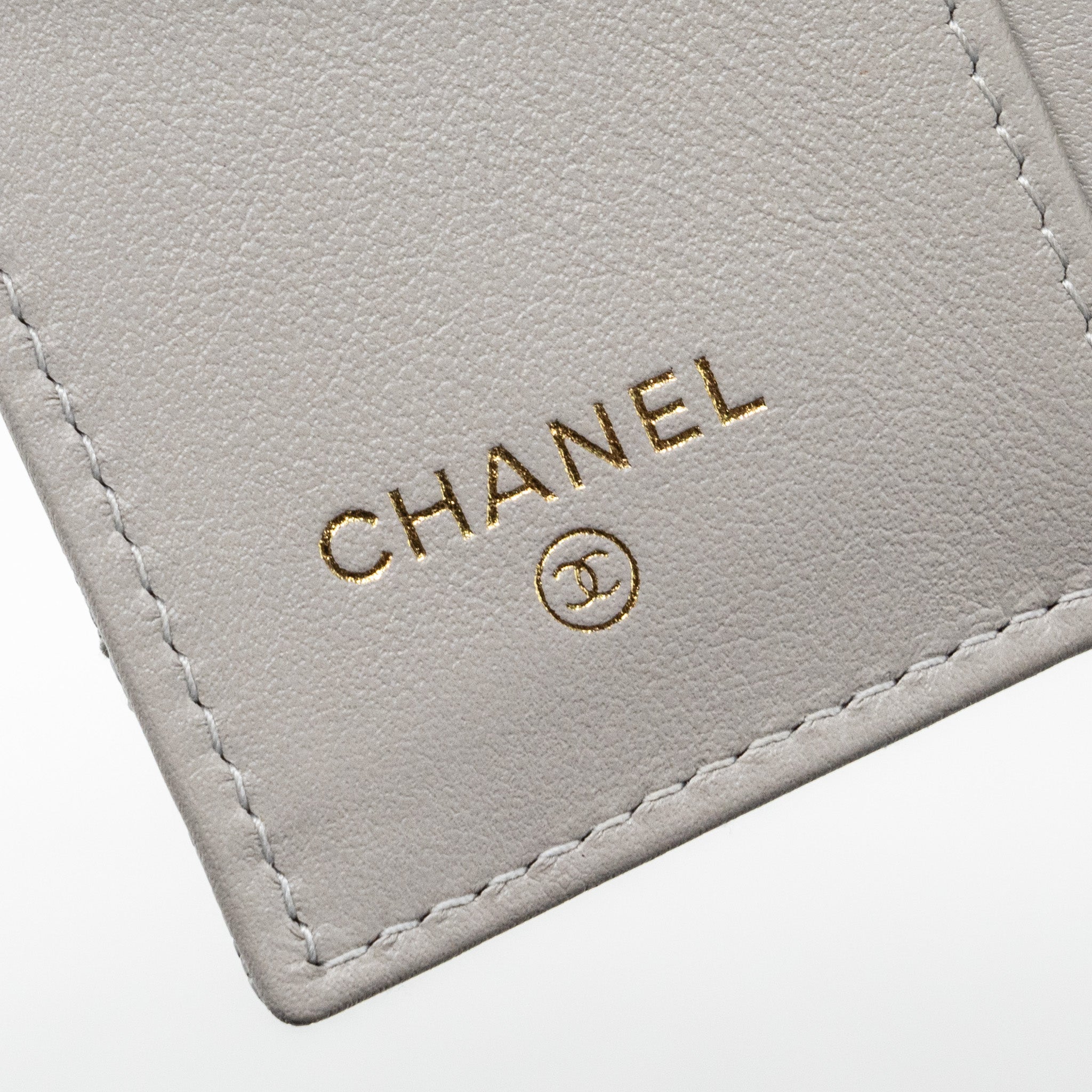 CHANEL COMPACT WALLET CAVIAR LIGHT GREY LGHW