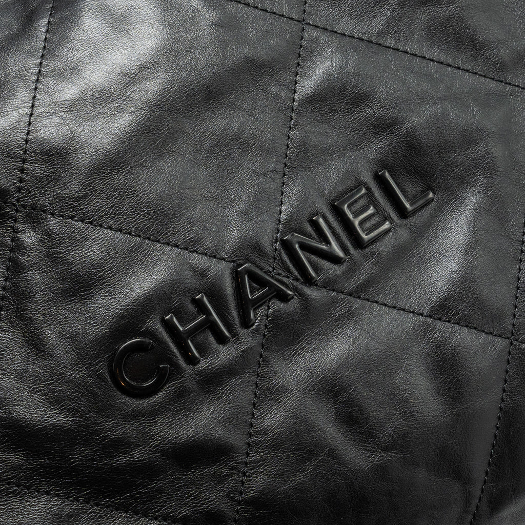 CHANEL MEDIUM 22 BAG CALFSKIN SO BLACK (MICROCHIP)