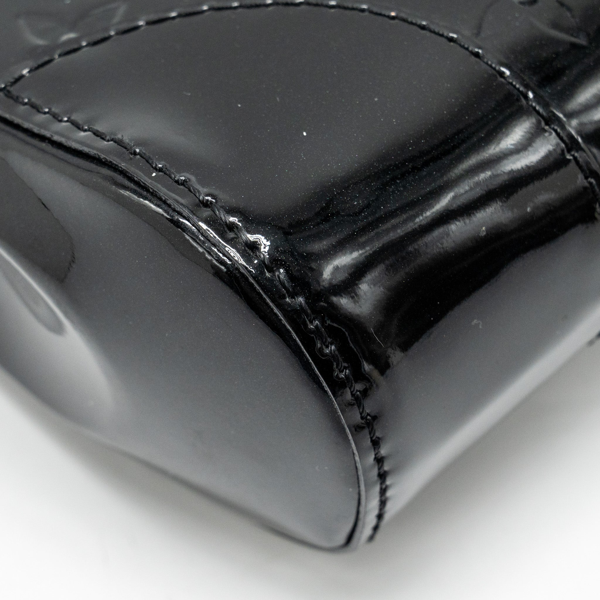 LOUIS VUITTON VERNIS SANTA MONICA CLUTCH PATENT BLACK GHW
