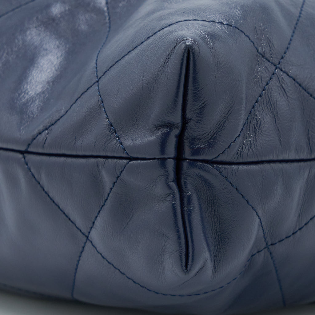 CHANEL SMALL 22 BAG SHINY CALFSKIN NAVY GHW (MICROCHIP)