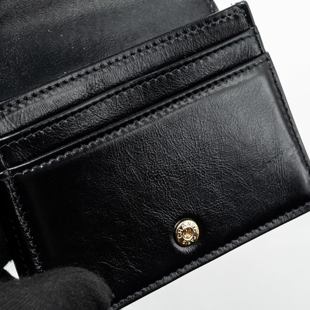 CHANEL 24C 31 CARD HOLDER SHINY CALFSKIN BLACK LGHW (MICROCHIP)