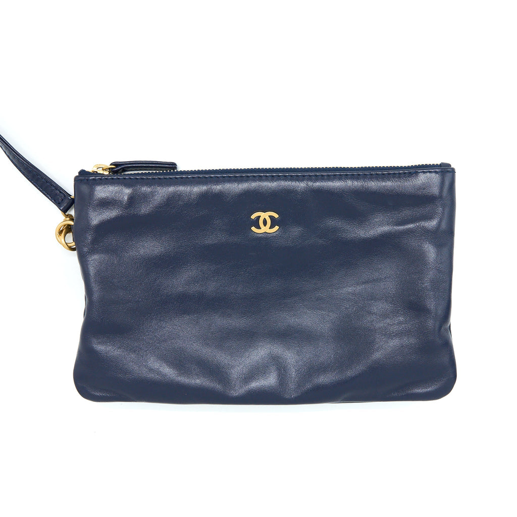 CHANEL SMALL 22 BAG SHINY CALFSKIN NAVY GHW (MICROCHIP)