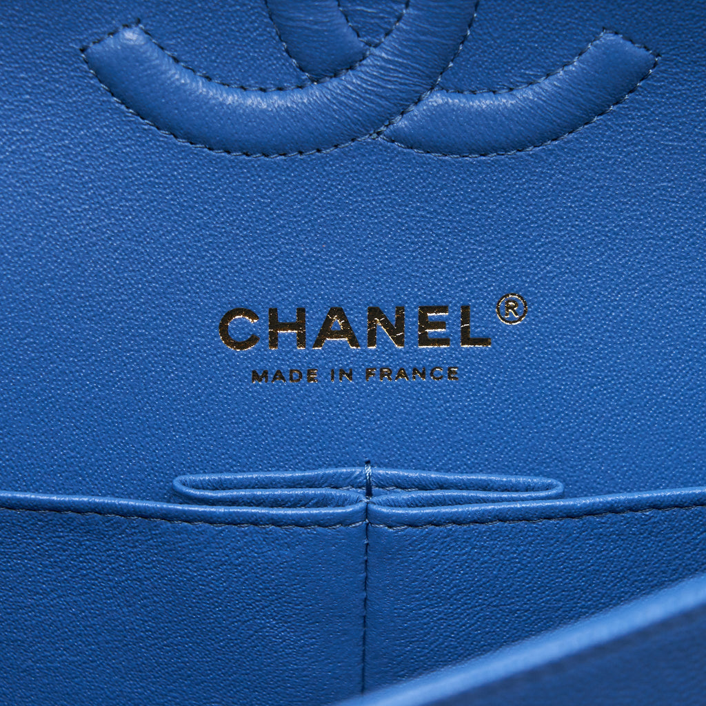 CHANEL MEDIUM CLASSIC DOUBLE FLAP 25CM BLUE CAVIAR LGHW