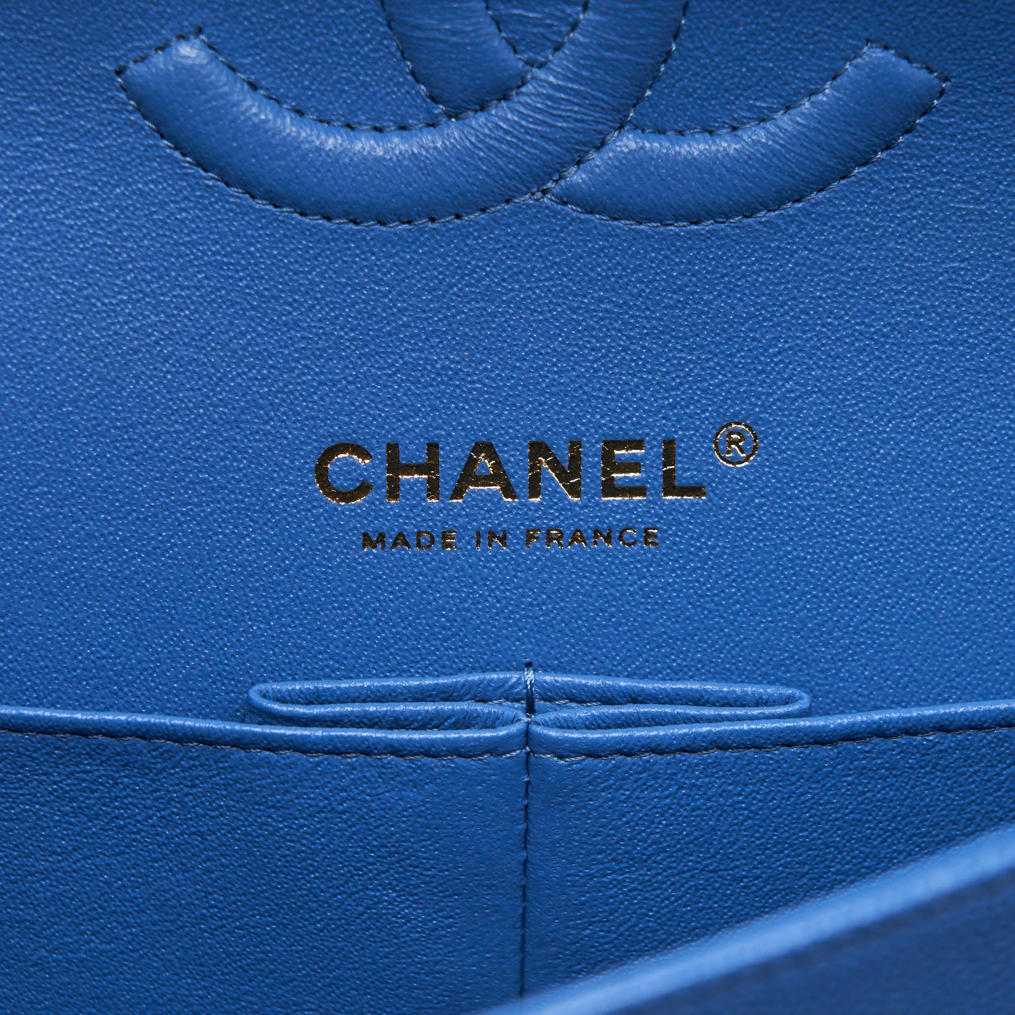 CHANEL MEDIUM CLASSIC DOUBLE FLAP 25CM BLUE CAVIAR LGHW