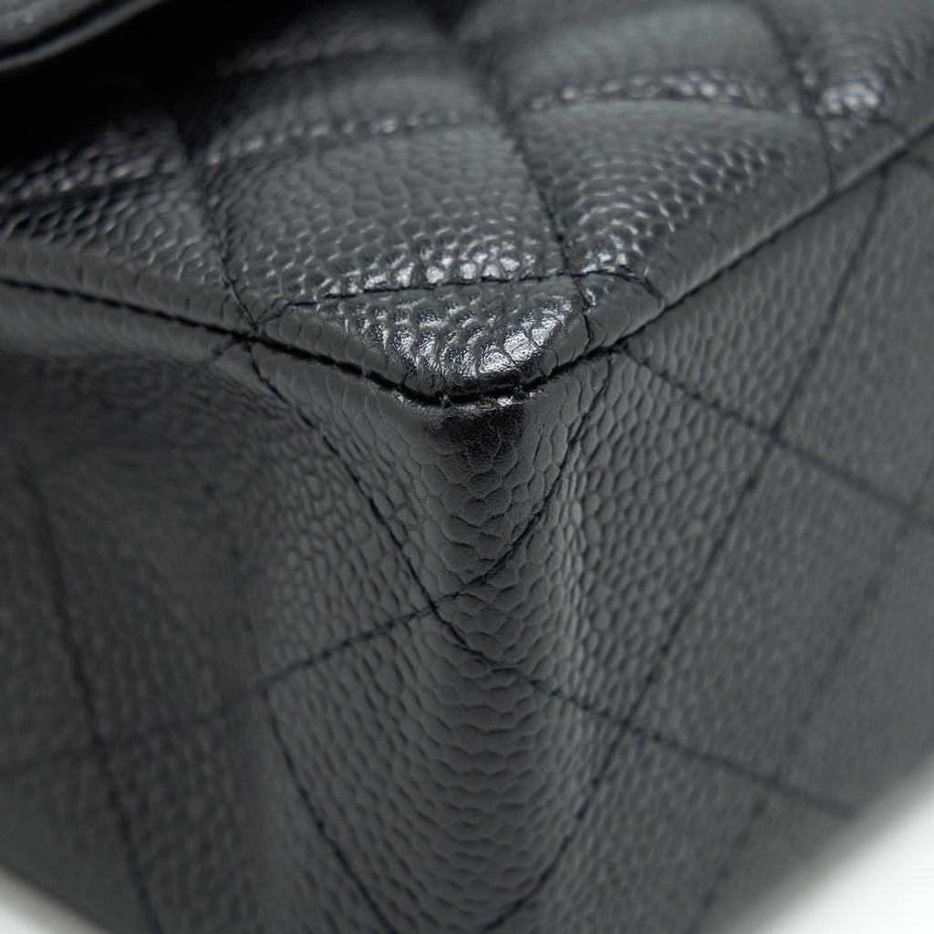 CHANEL CLASSIC DOUBLE FLAP MEDIUM BLACK CAVIAR GHW