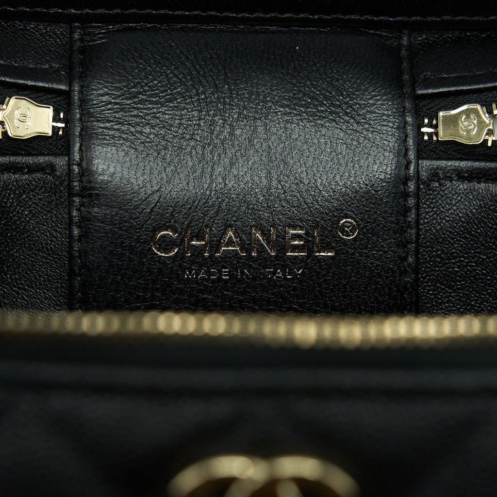 CHANEL 22S TOP HANDLE VANITY CAVIAR BLACK LGHW (MICROCHIP)