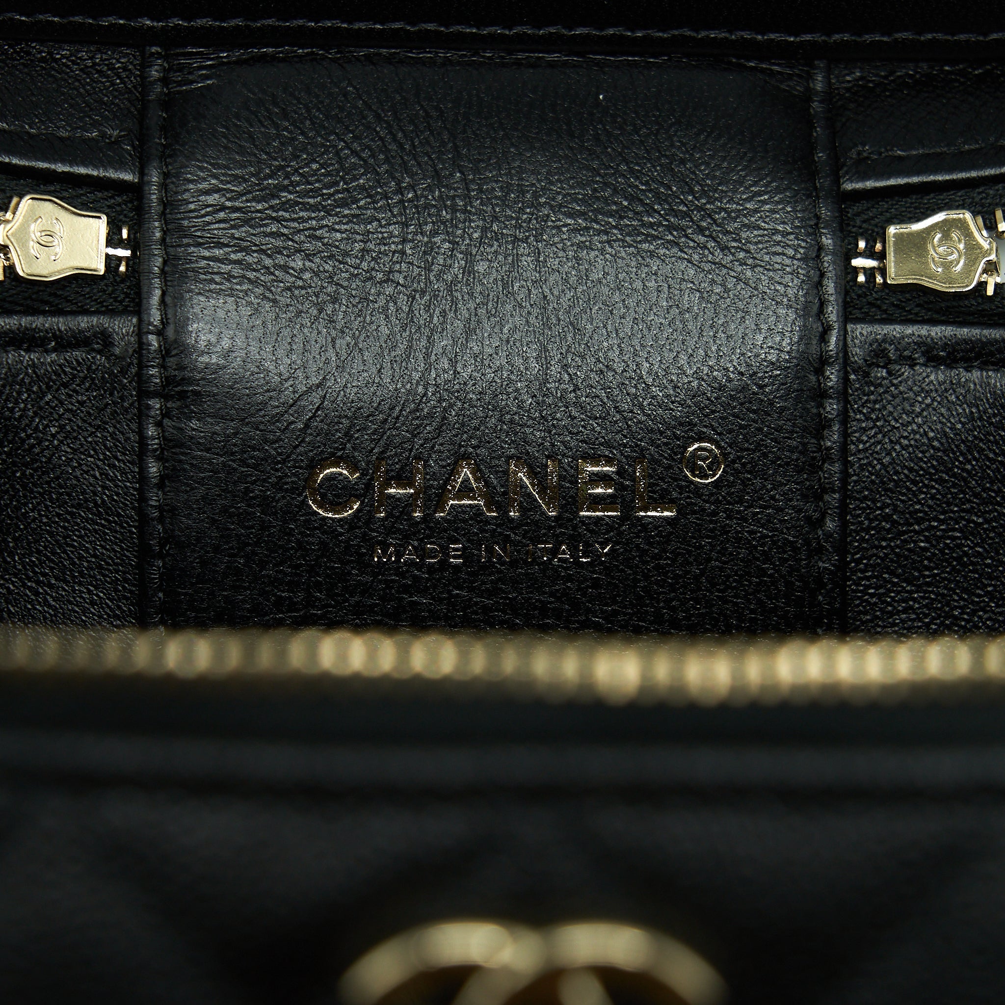 CHANEL 22S TOP HANDLE VANITY CAVIAR BLACK LGHW (MICROCHIP)
