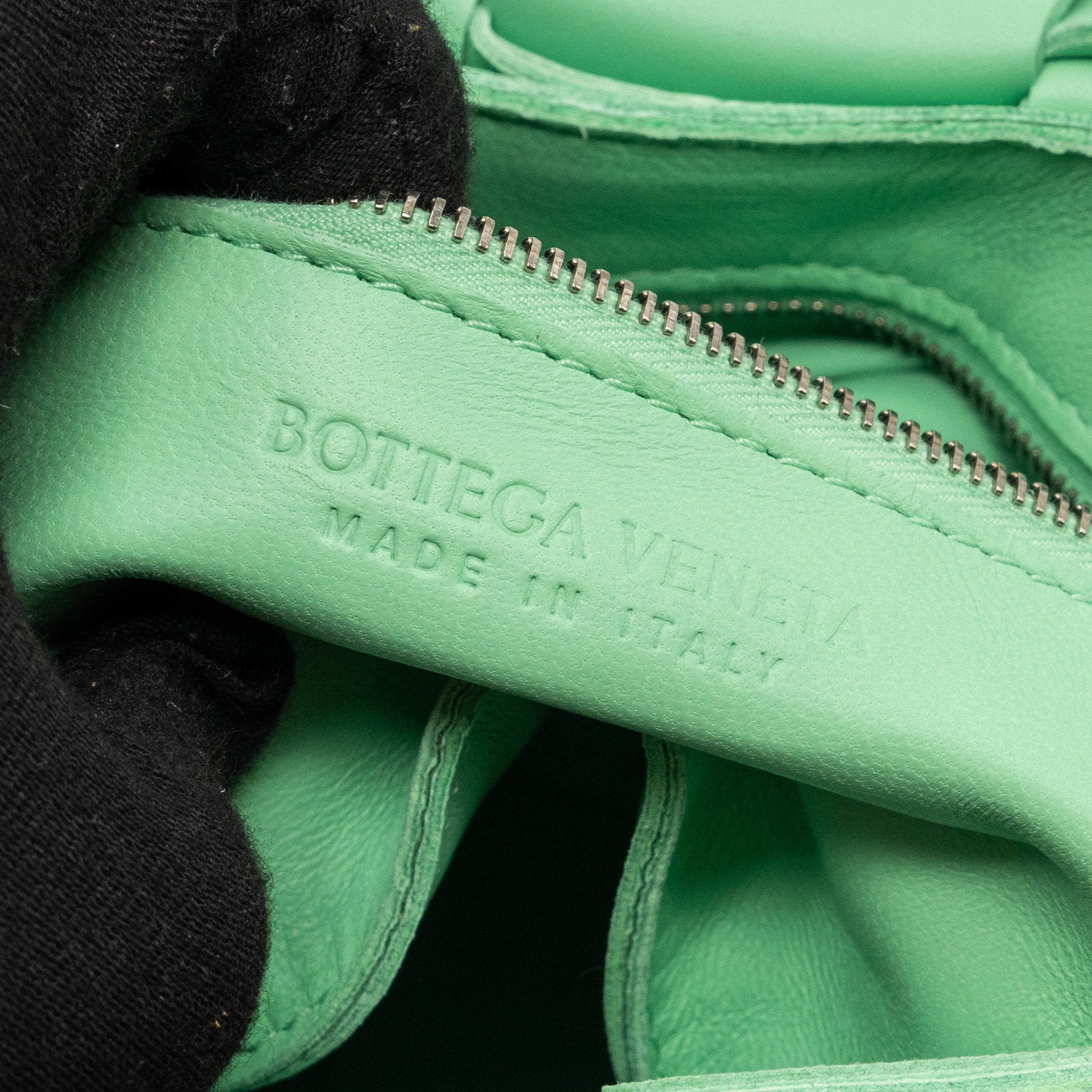 BOTTEGA VENETA CLASSIC CASSETTE BAG LAMBSKIN LIGHT GREEN SHW