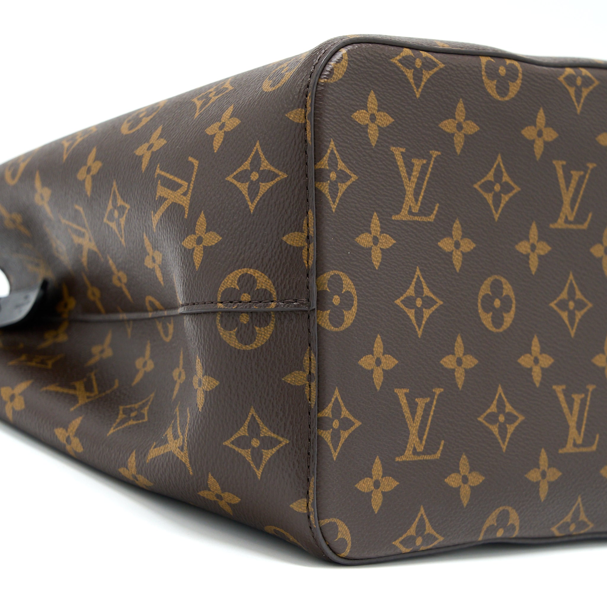 LOUIS VUITTON NEO NOE MM MONOGRAM CANVAS GHW