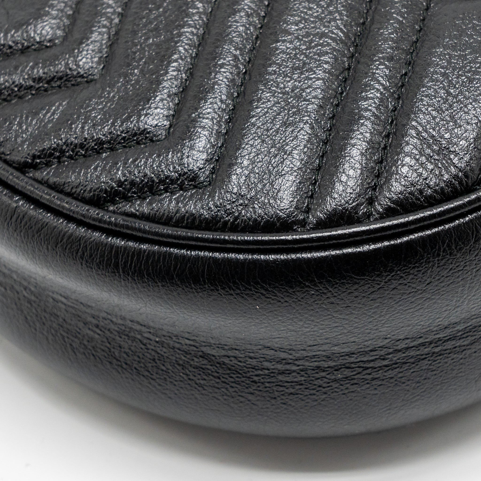 GUCCI GG MARMONT ROUND CROSSBODY BAG CALFSKIN BLACK GHW
