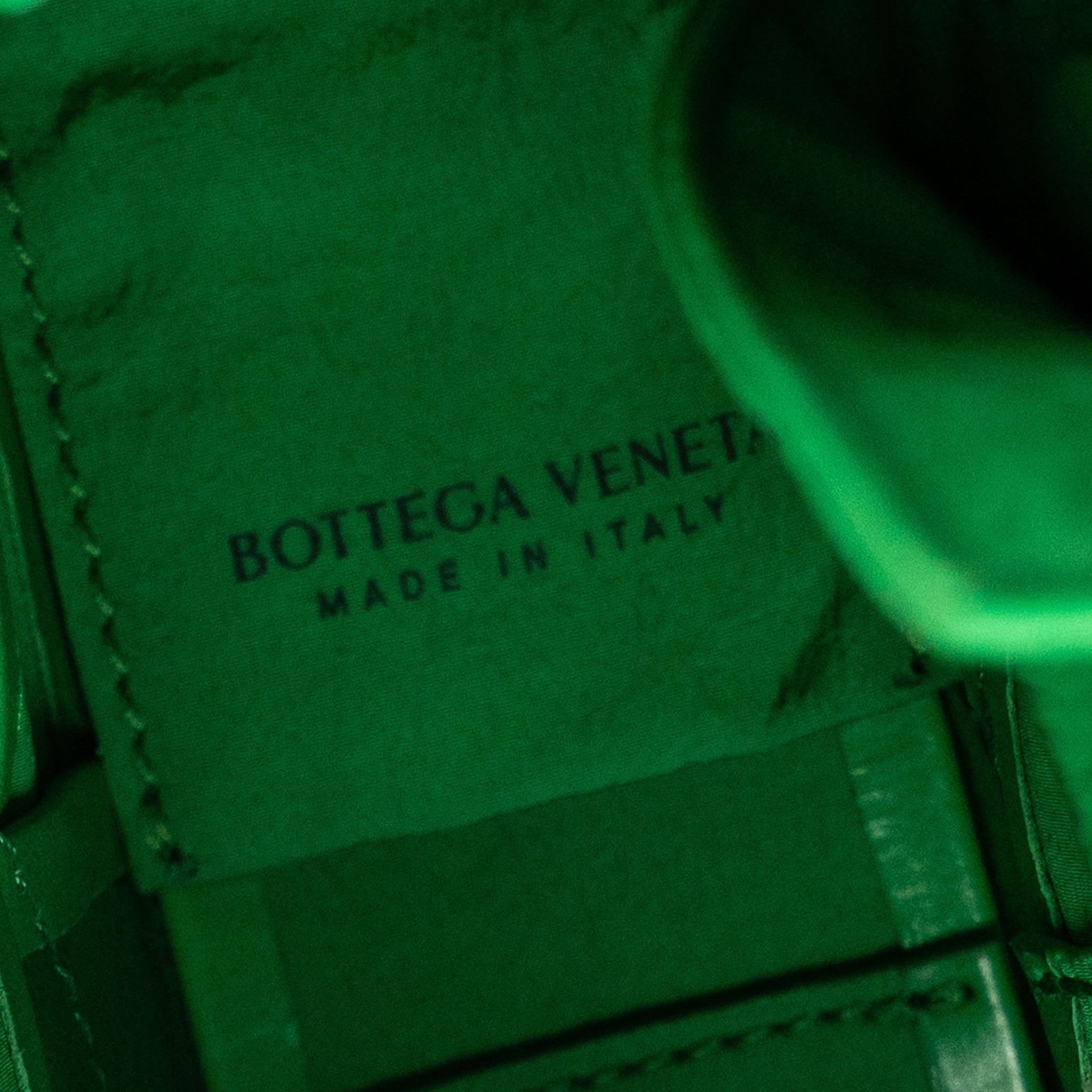 BOTTEGA VENETA CASSETTE LEATHER GREEN SHW