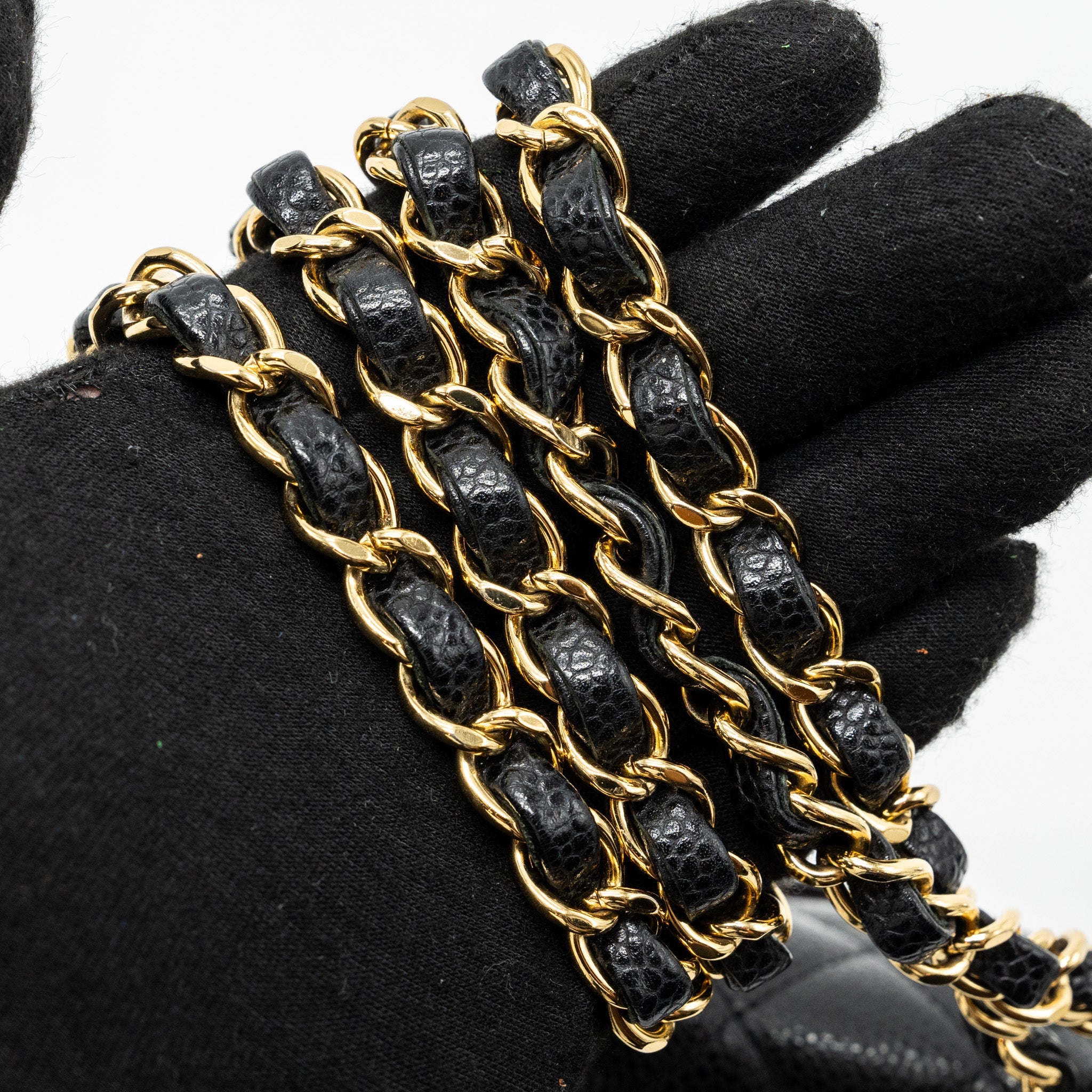 CHANEL MEDIUM CLASSIC DOUBLE FLAP BAG CAVIAR GHW