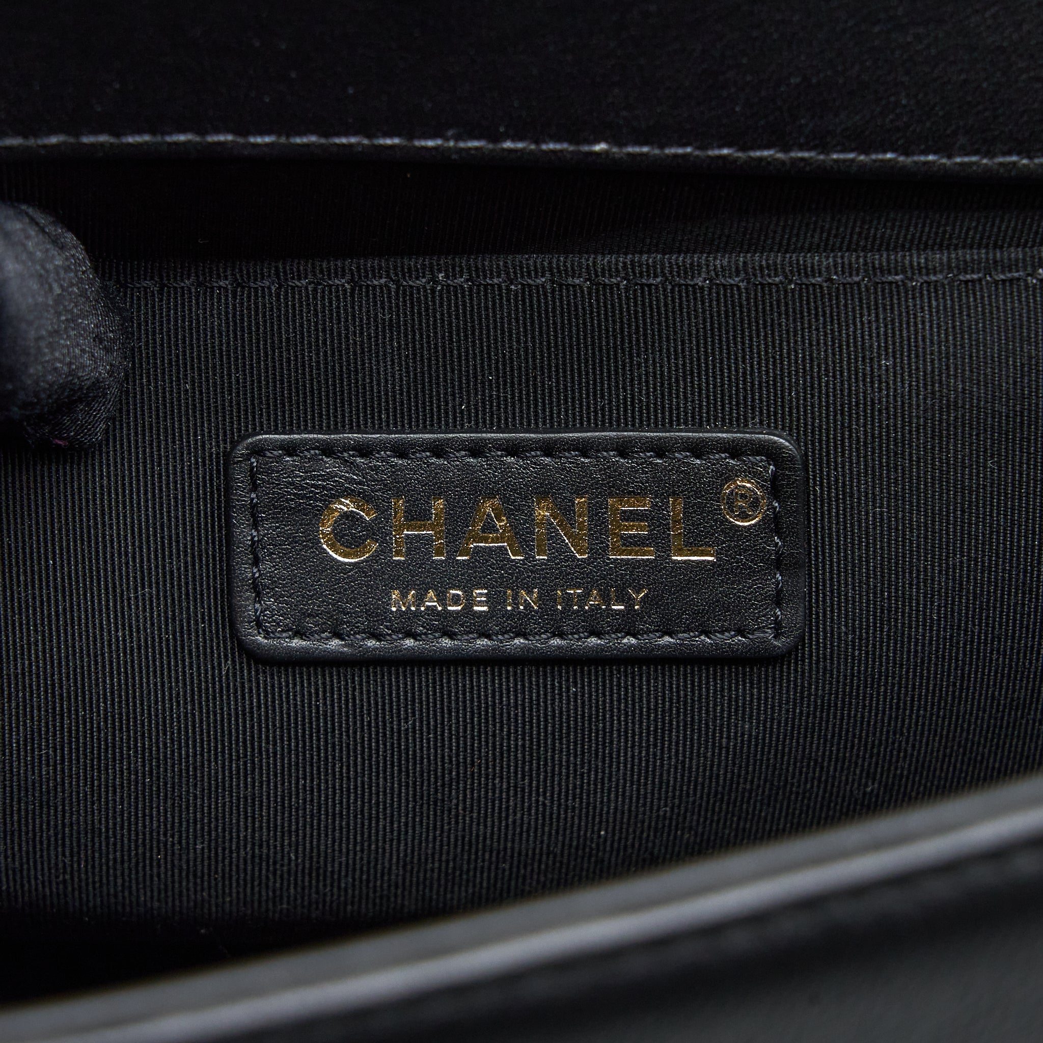 CHANEL MEDIUM BOY BAG CALFSKIN BLACK BRUSHED GHW