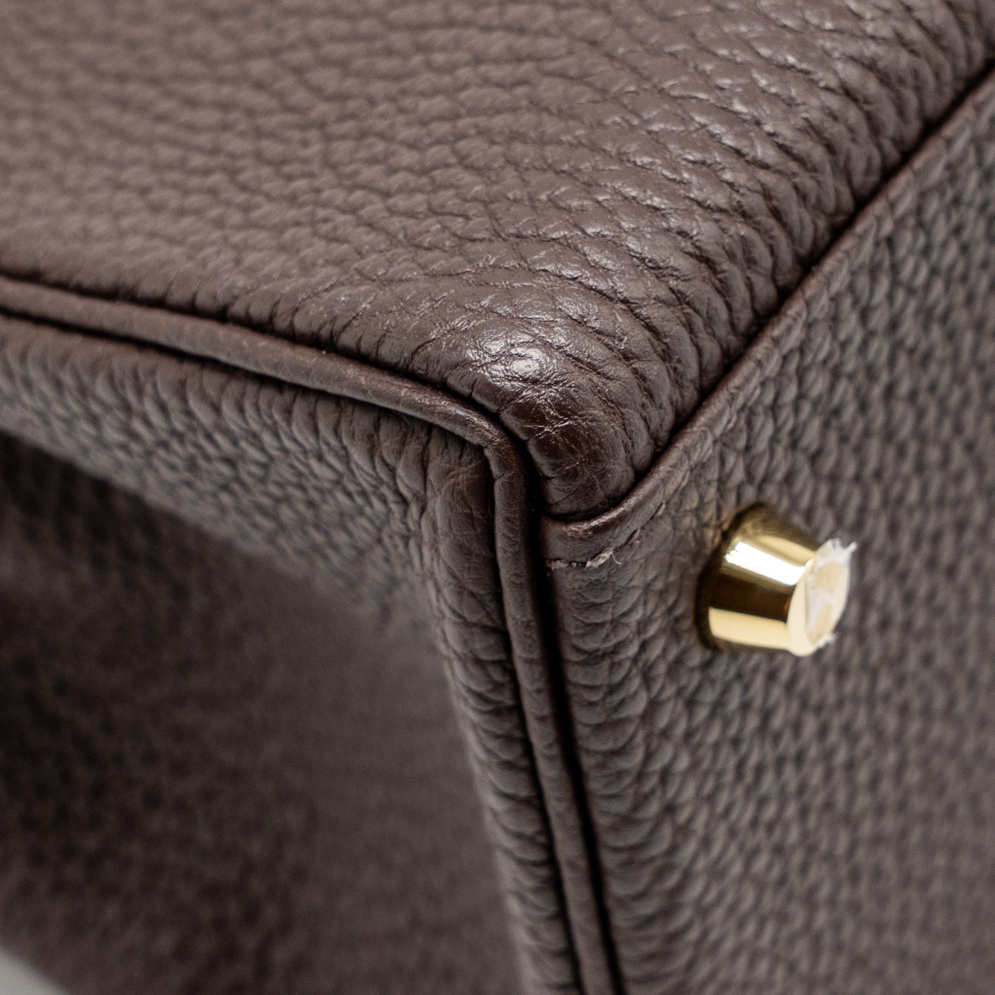 HERMES KELLY 28 TOGO CHOCOLATE GHW