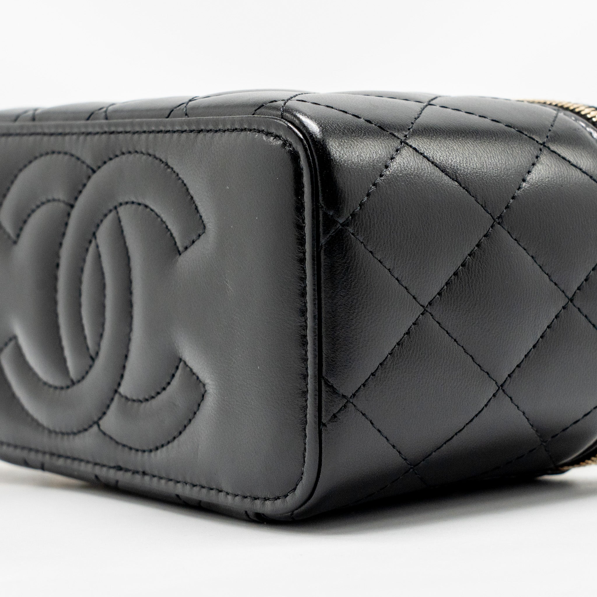 CHANEL LONG VANITY WITH CHAIN DETAIL CC LOGO LAMBSKIN BLACK GHW(MICROCHIP)