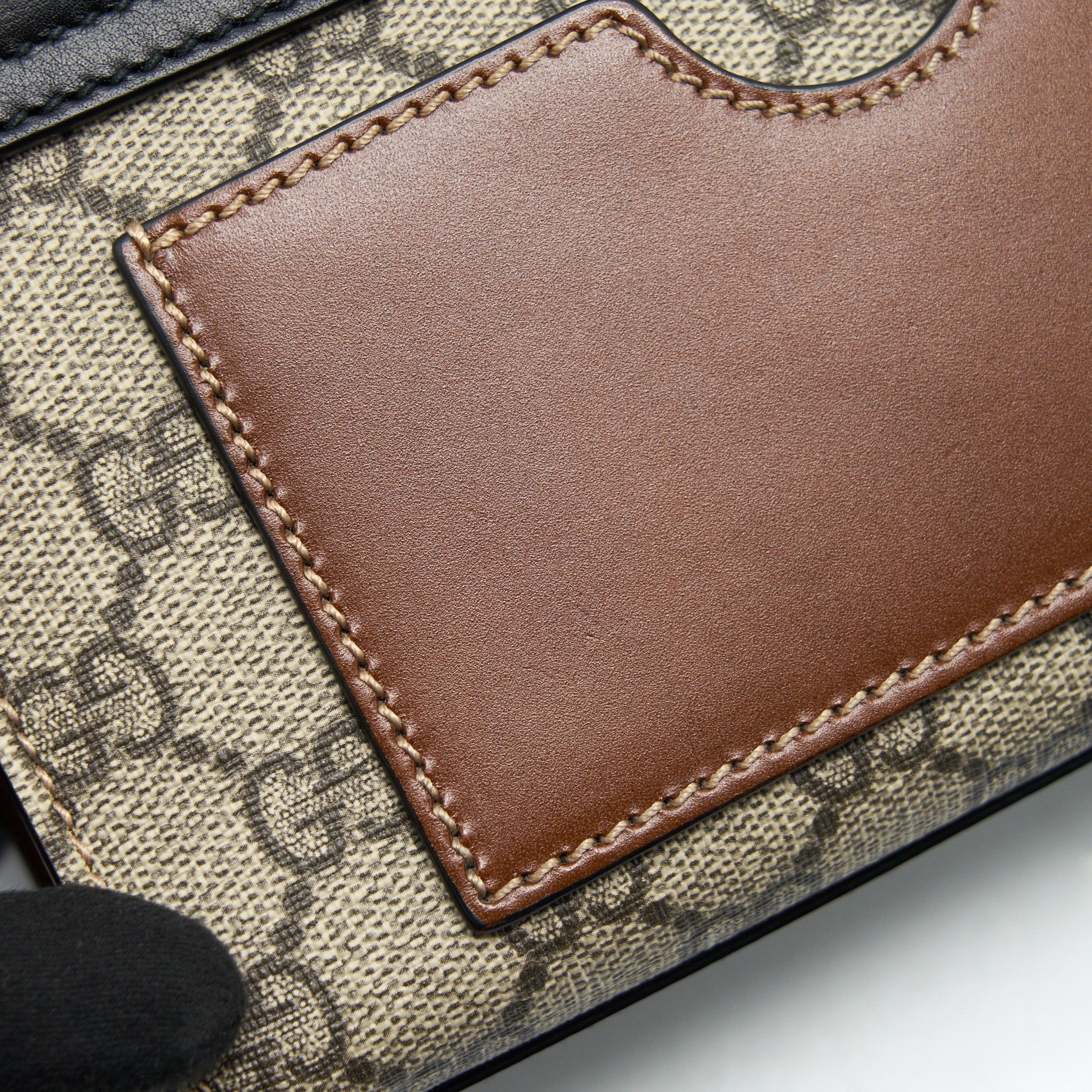 GUCCI SMALL PADLOCK M GG SHOULDER BAG