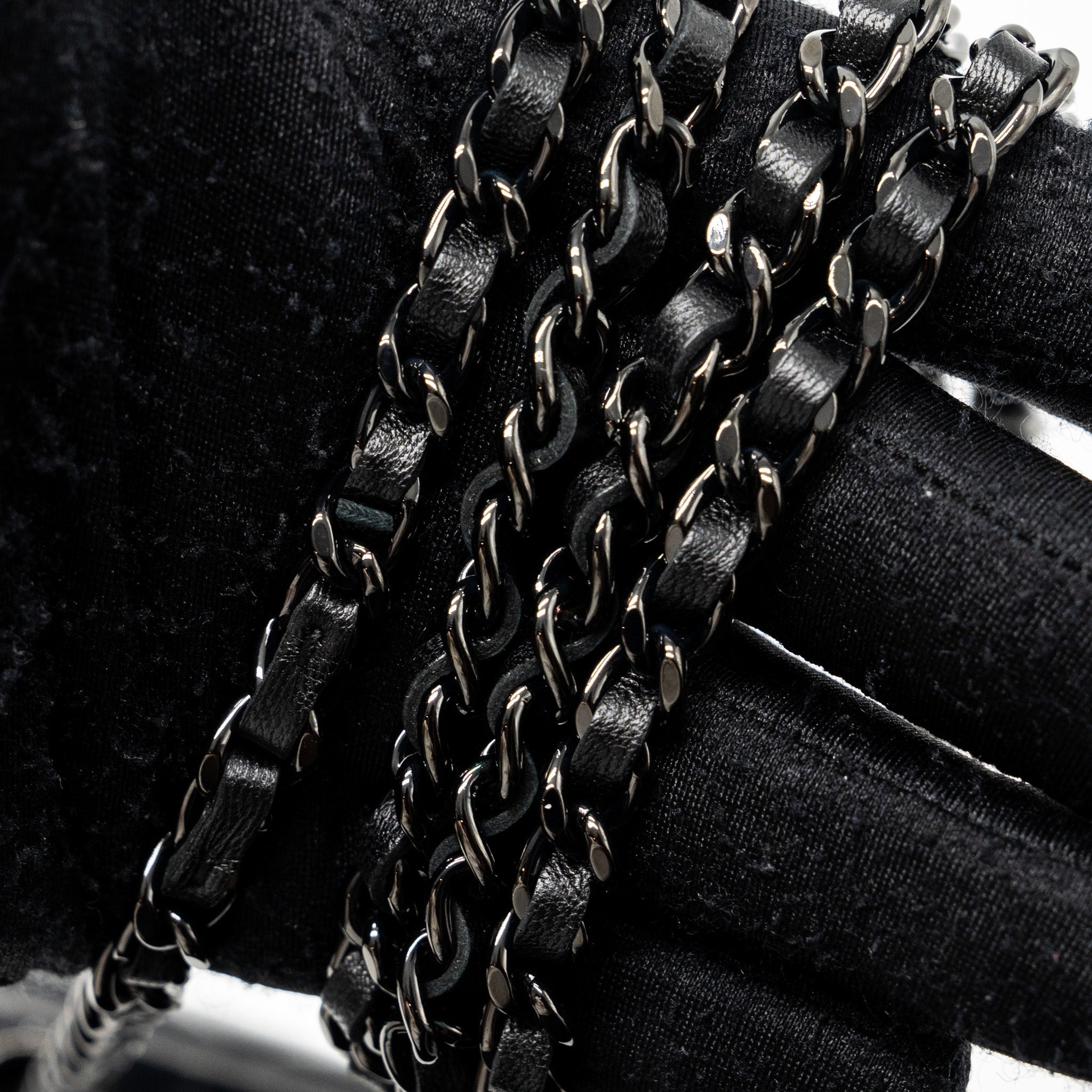 CHANEL TRENDY CC WALLET ON CHAIN LAMBSKIN BLACK WITH BLACK HARDWARE (MICROCHIP)