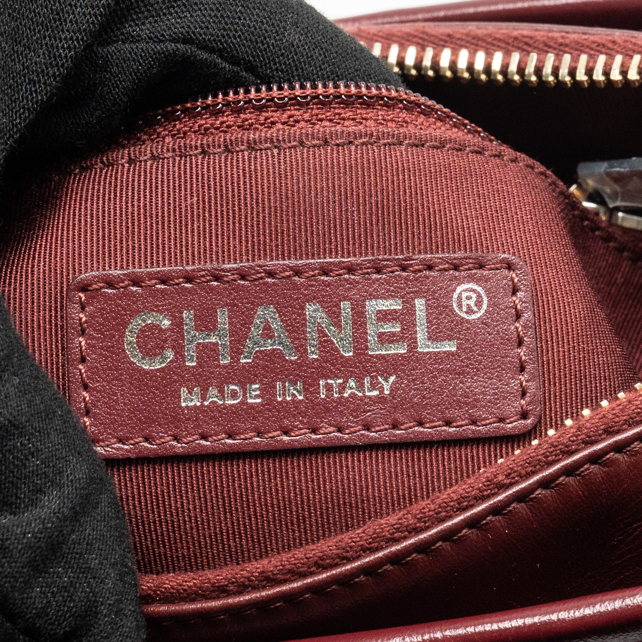 CHANEL SMALL GABRIELLE HOBO BAG CALFSKIN RED MULTICOLOUR HARDWARE