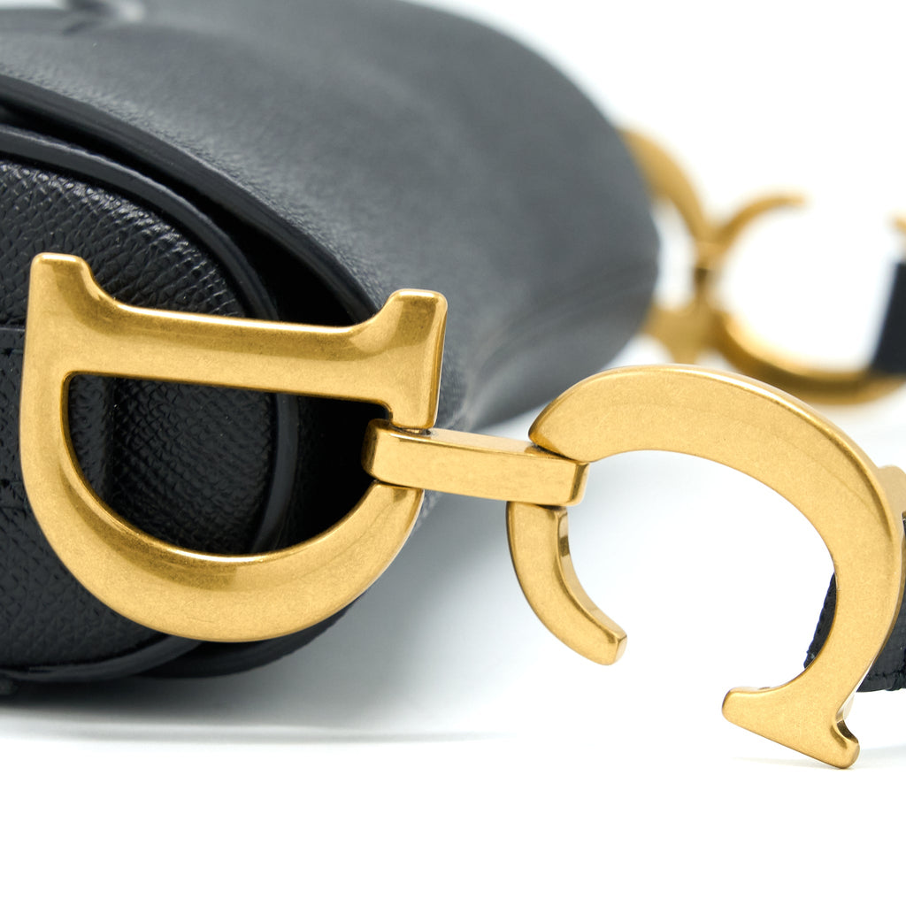 DIOR MEDIUM SADDLE BAG WITH STRAP GRAINED CALFSKIN BLACK GHW