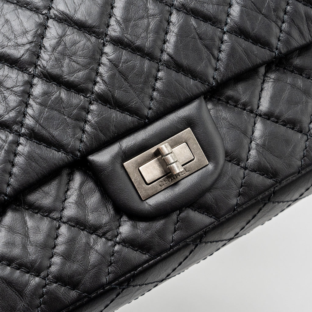 CHANEL SMALL 2.55 REISSUE FLAP BAG AGED CALFSKIN BLACK RUTHENIUM HARDWARE(MICROCHIP)