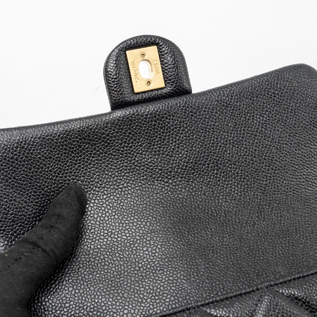 CHANEL 21A CHAIN SOUL FLAP BAG GRAINED CALFSKIN BLACK GHW (MICROCHIP)