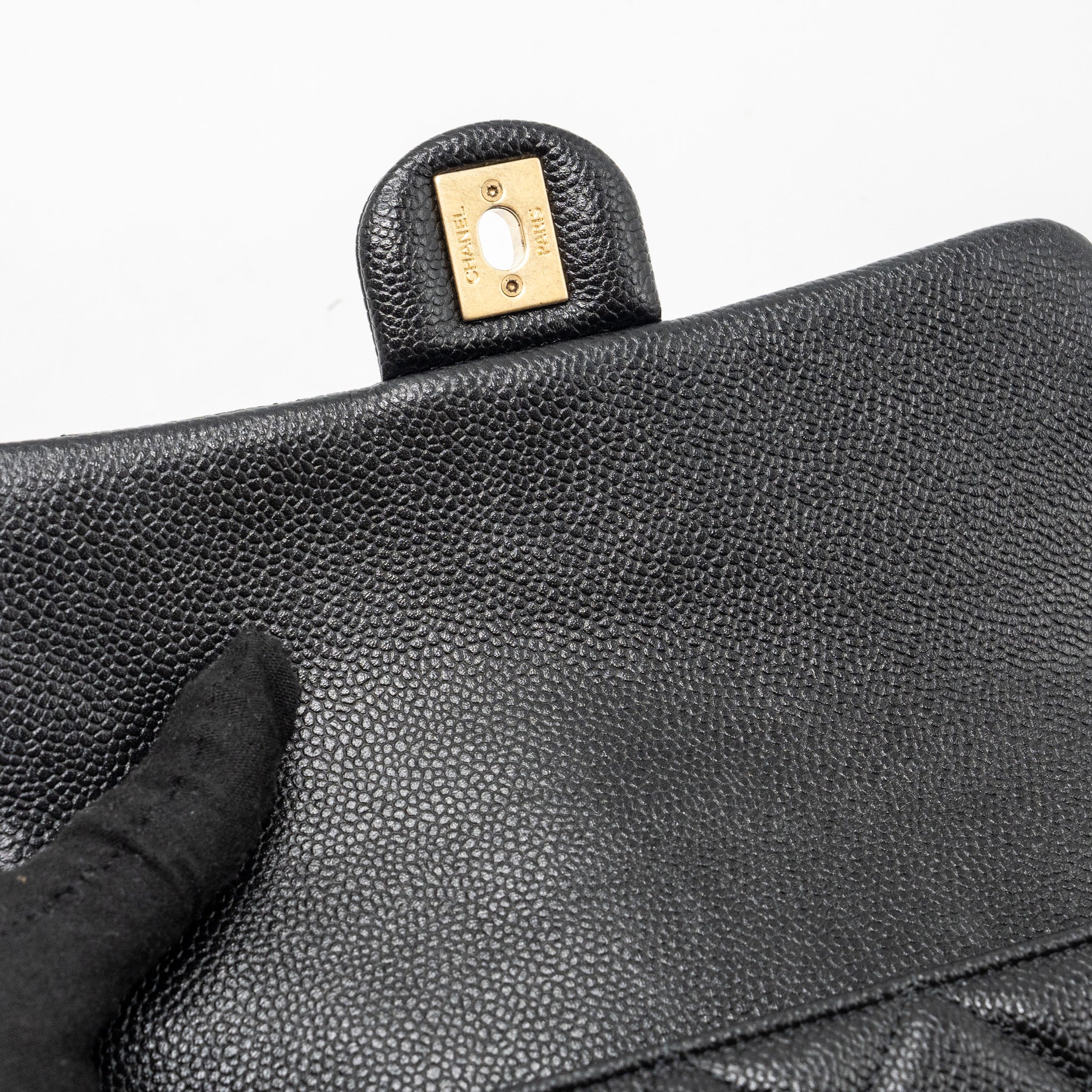 CHANEL 21A CHAIN SOUL FLAP BAG GRAINED CALFSKIN BLACK GHW (MICROCHIP)