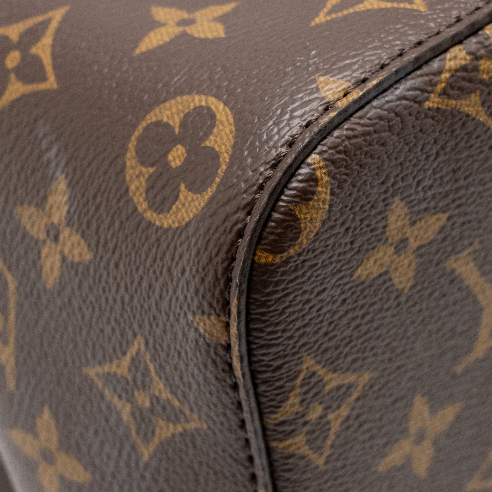 LOUIS VUITTON NEONOE MM MONOGRAM CANVAS CARAMEL GHW