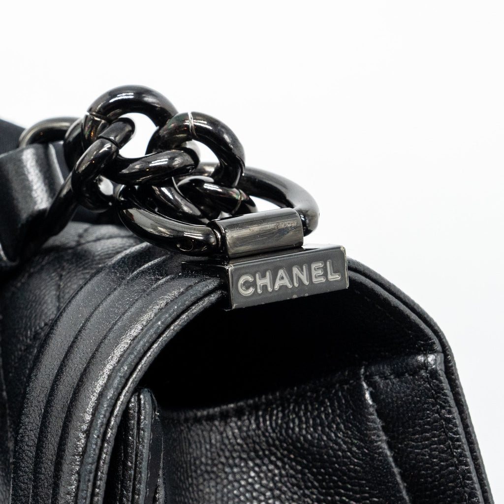 CHANEL MEDIUM BOY BAG CAVIAR SO BLACK BLACK HARDWARE