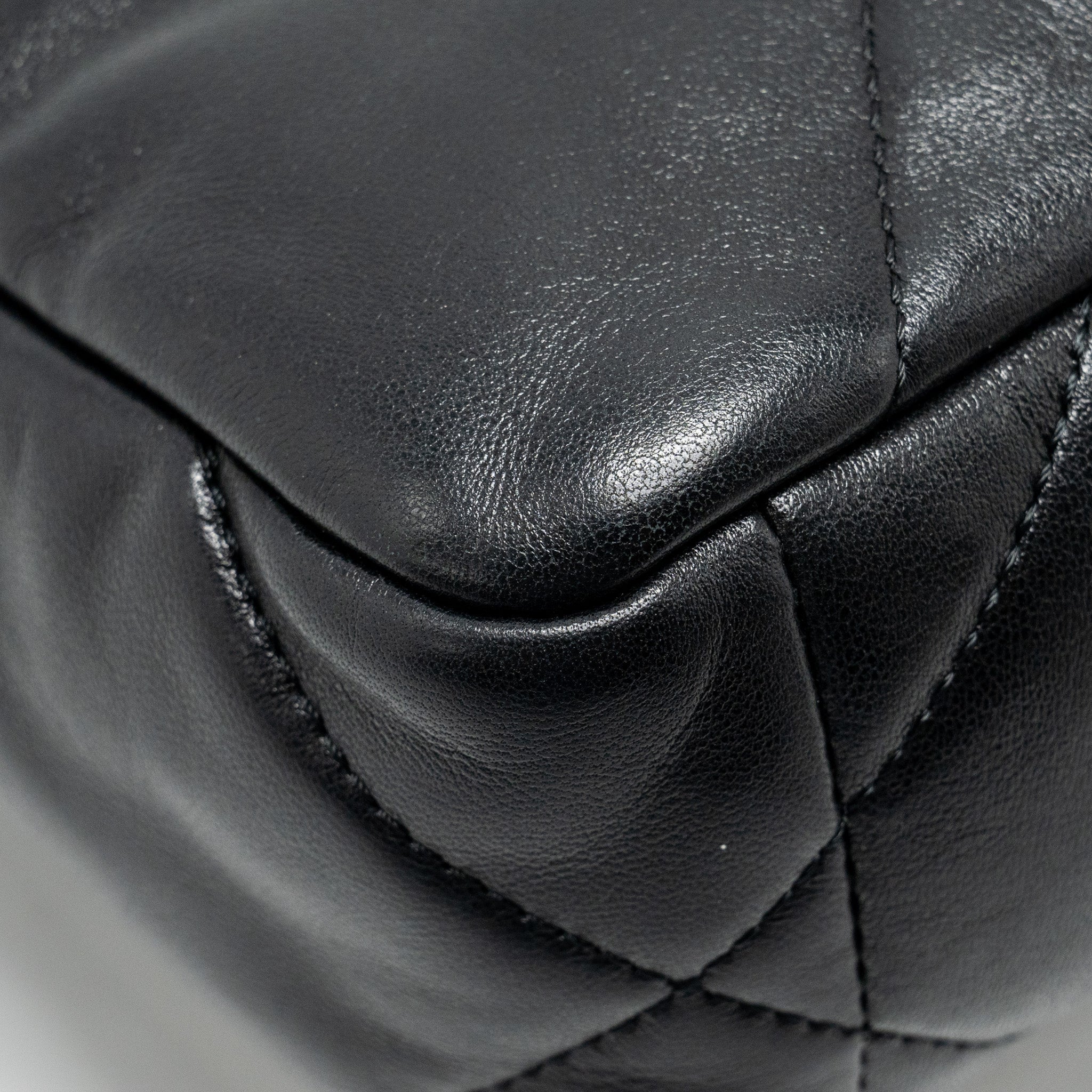 CHANEL SMALL 19BAG LAMBSKIN BLACK MULTICOLOUR HARDWARE