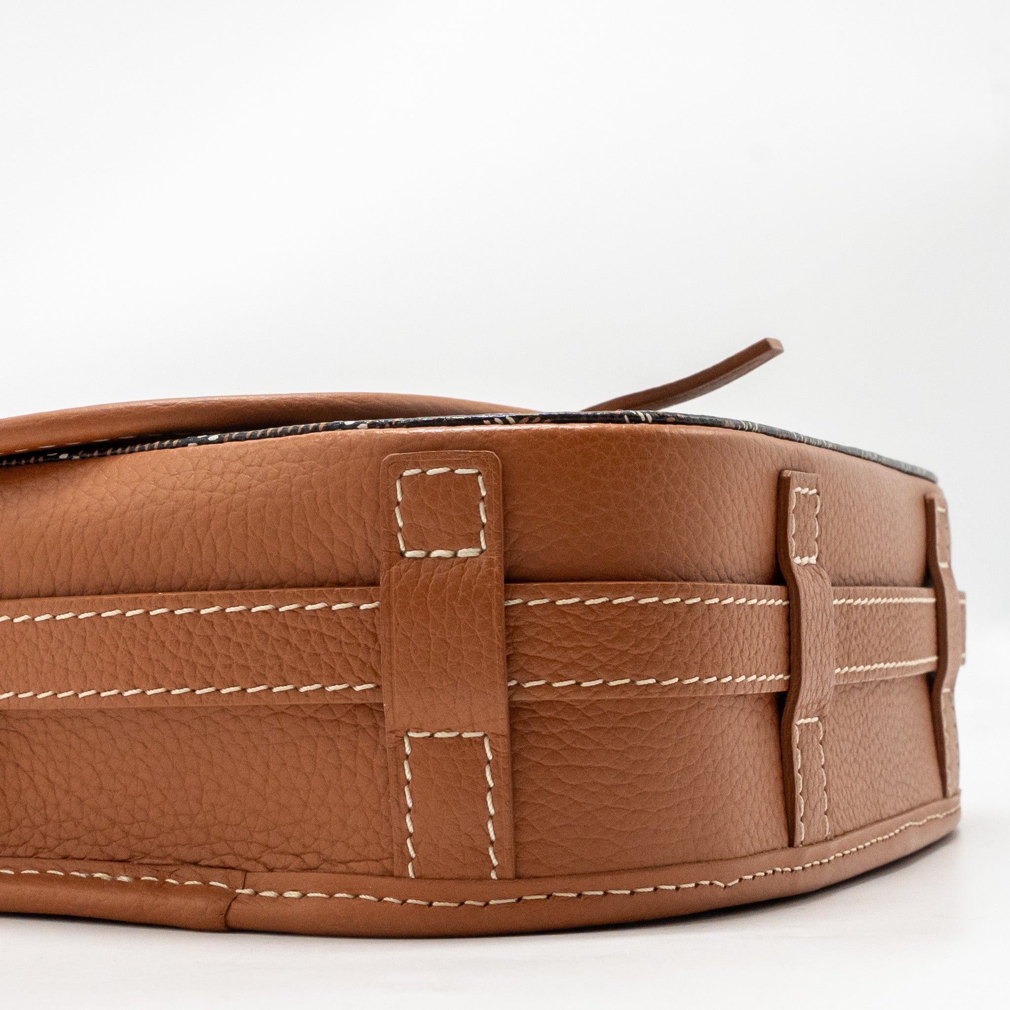 GOYARD BELVEDERE PM MESSENGER BAG GOYARDINE CANVAS/CALFSKIN TAN SHW
