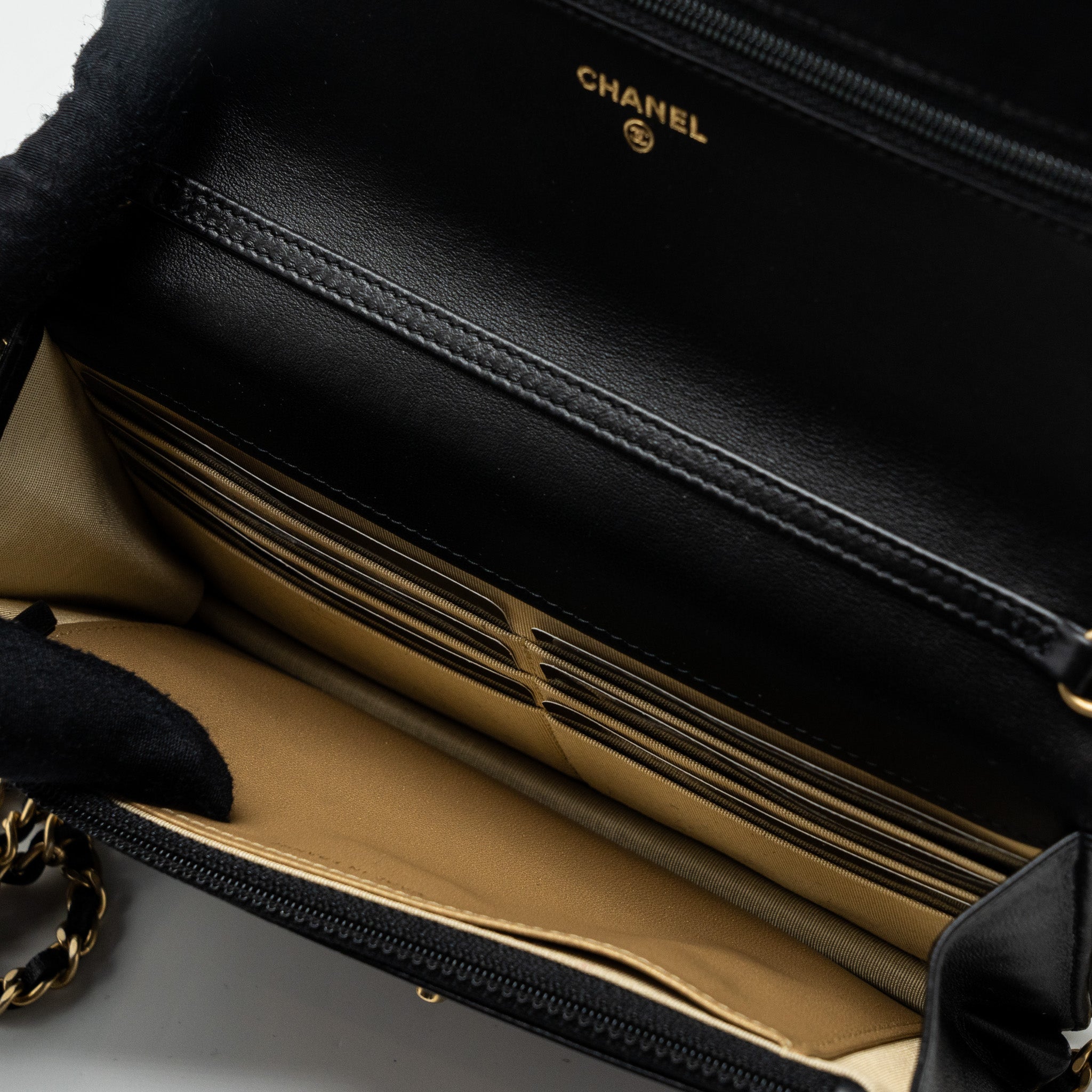CHANEL PEARL CRUSH WALLET ON CHAIN LAMBSKIN BLACK GHW (MICROCHIP)