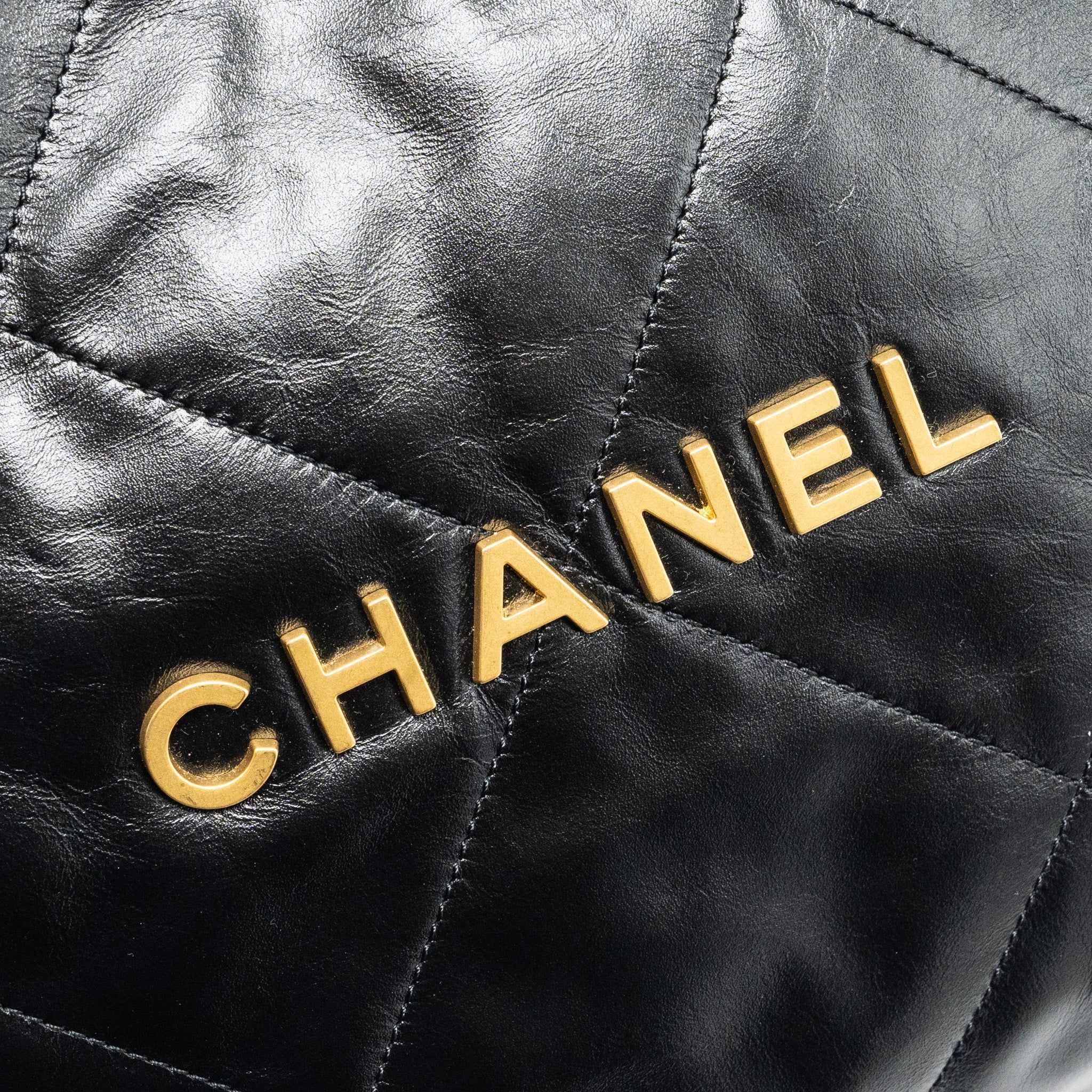 CHANEL MEDIUM 22 BAG SHINY CALFSKIN BLACK GHW