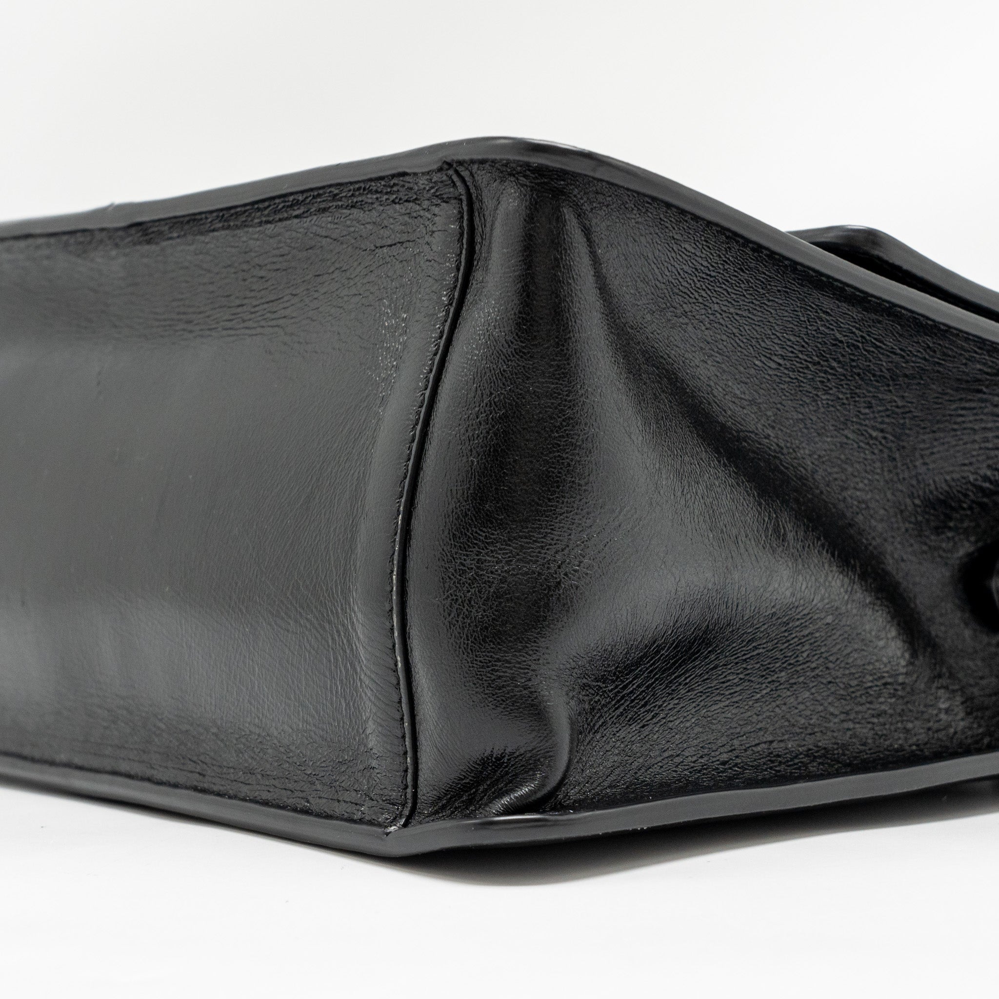 FENDI KAN U SHOULDER BAG LEATHER BLACK GHW