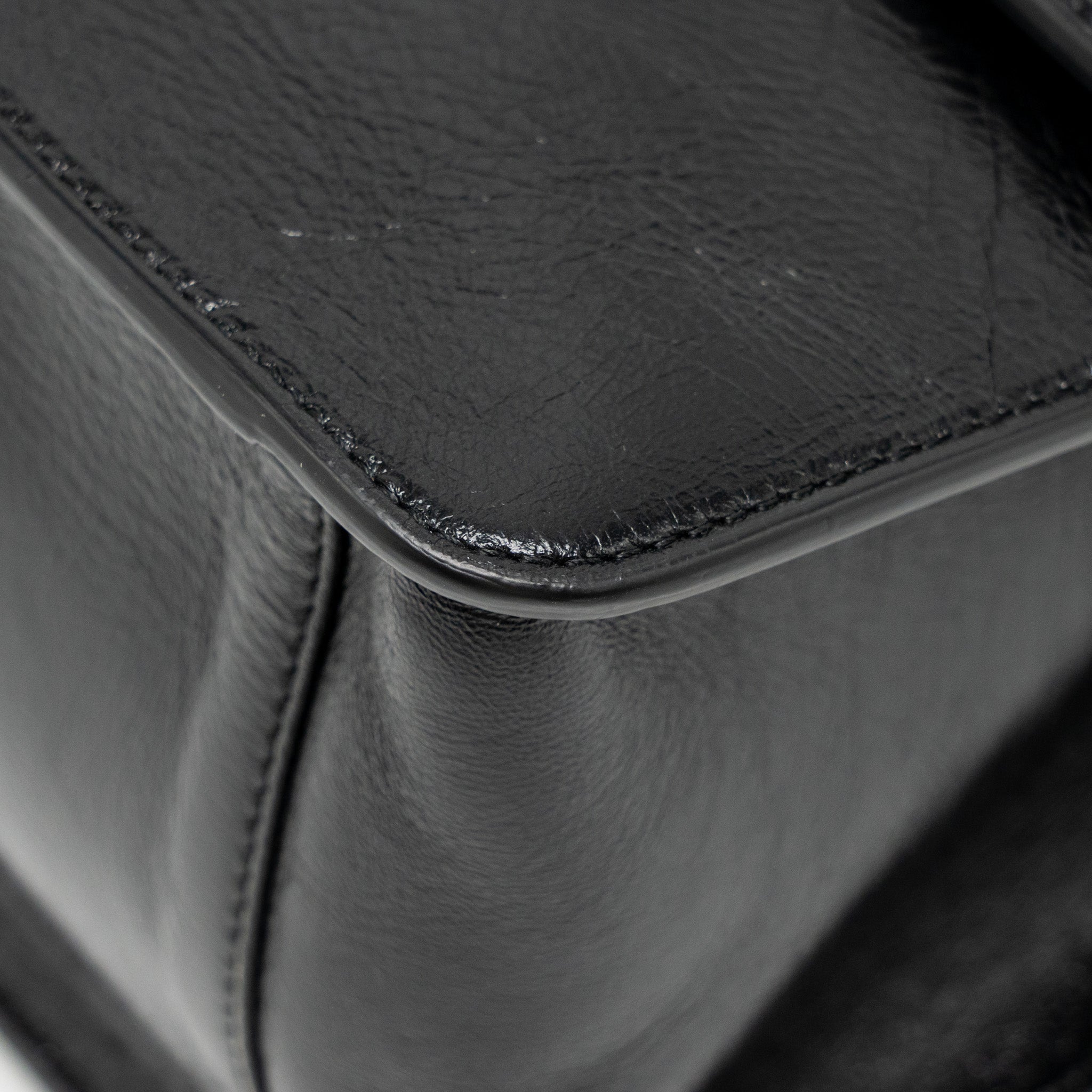 FENDI KAN U SHOULDER BAG LEATHER BLACK GHW