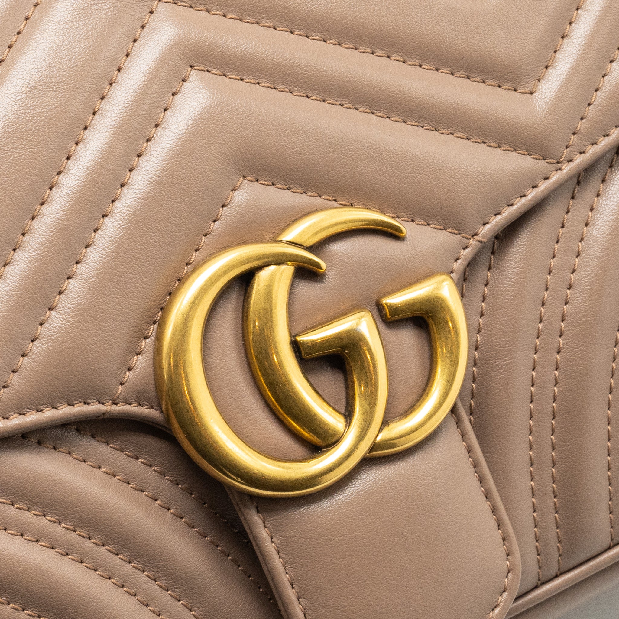 GUCCI SMALL GG MARMONT SHOULDER BAG CALFSKIN BEIGE GHW