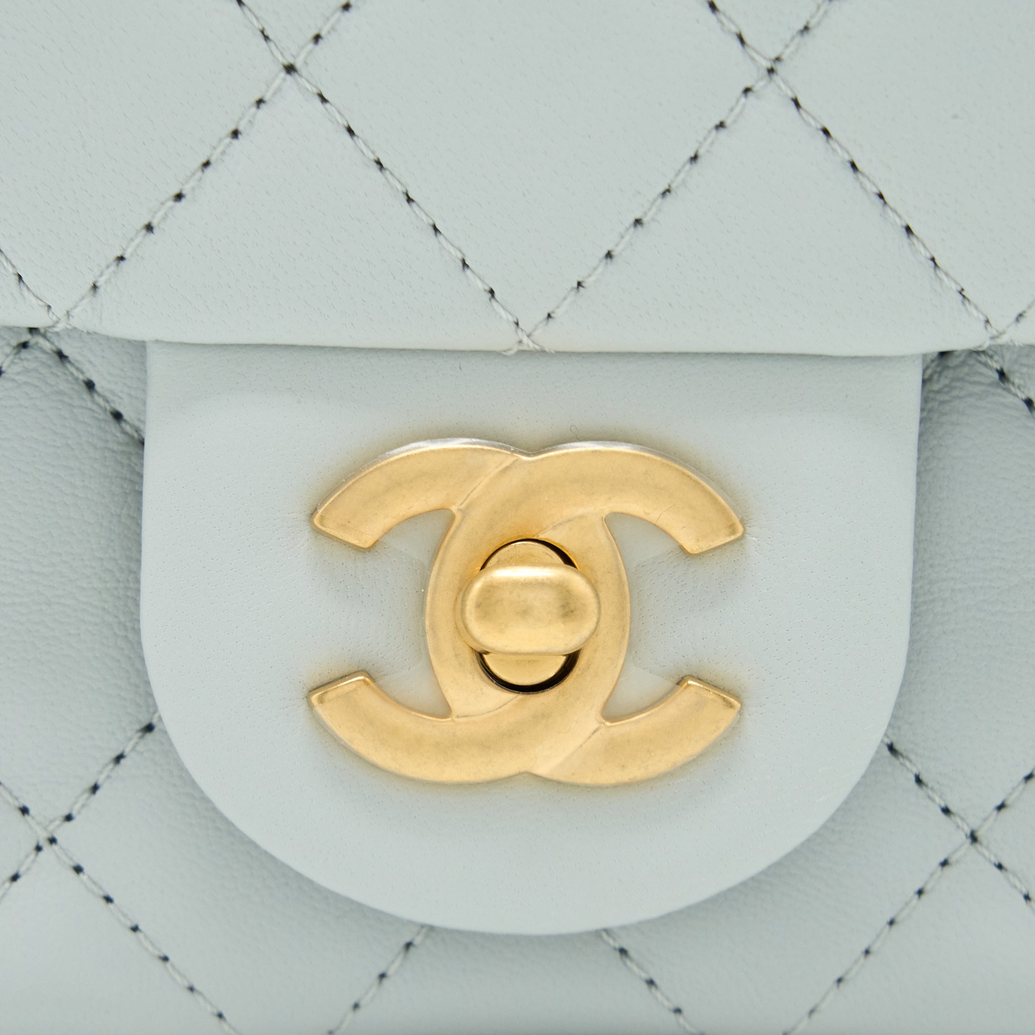 CHANEL 23C PEARL CRUSH MINI SQUARE LAMBSKIN LIGHT GREY GHW (MICROCHIP)