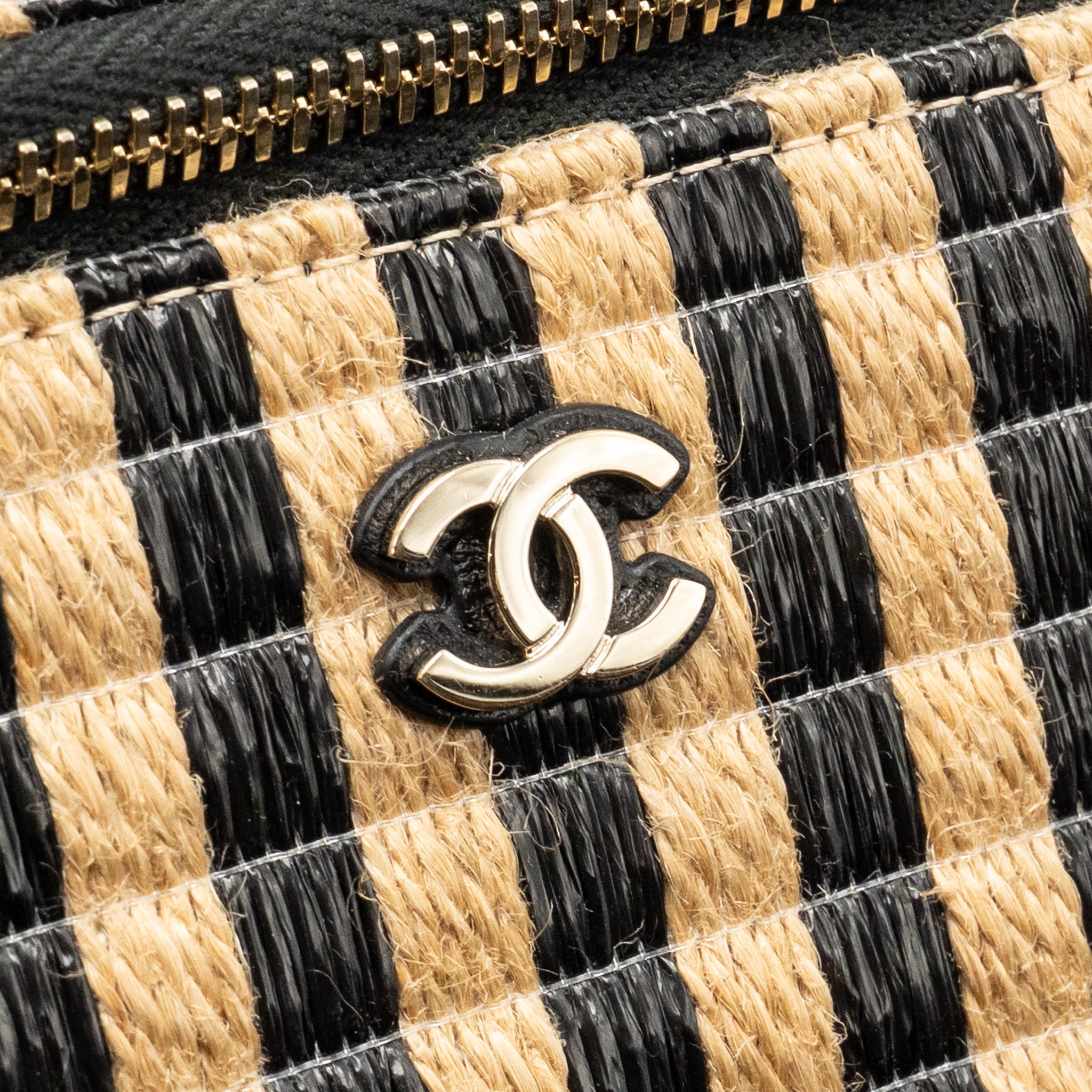 CHANEL LONG VANITY CASE BAG RAFFIA/CALFSKIN BLACK/BEIGE LGHW