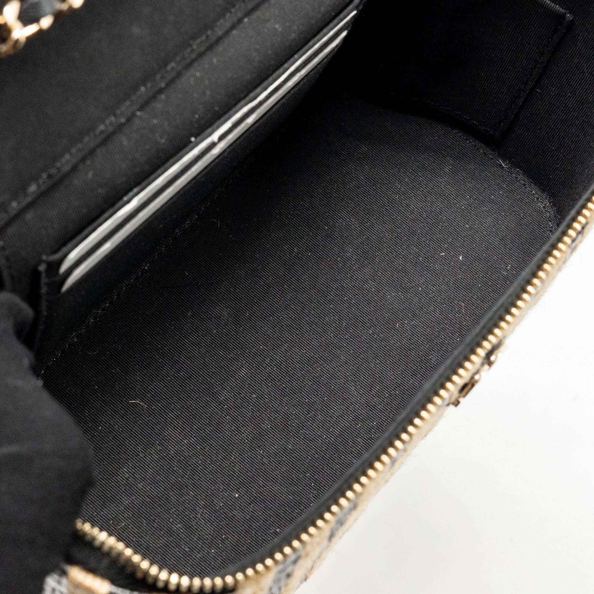 CHANEL LONG VANITY CASE BAG RAFFIA/CALFSKIN BLACK/BEIGE LGHW