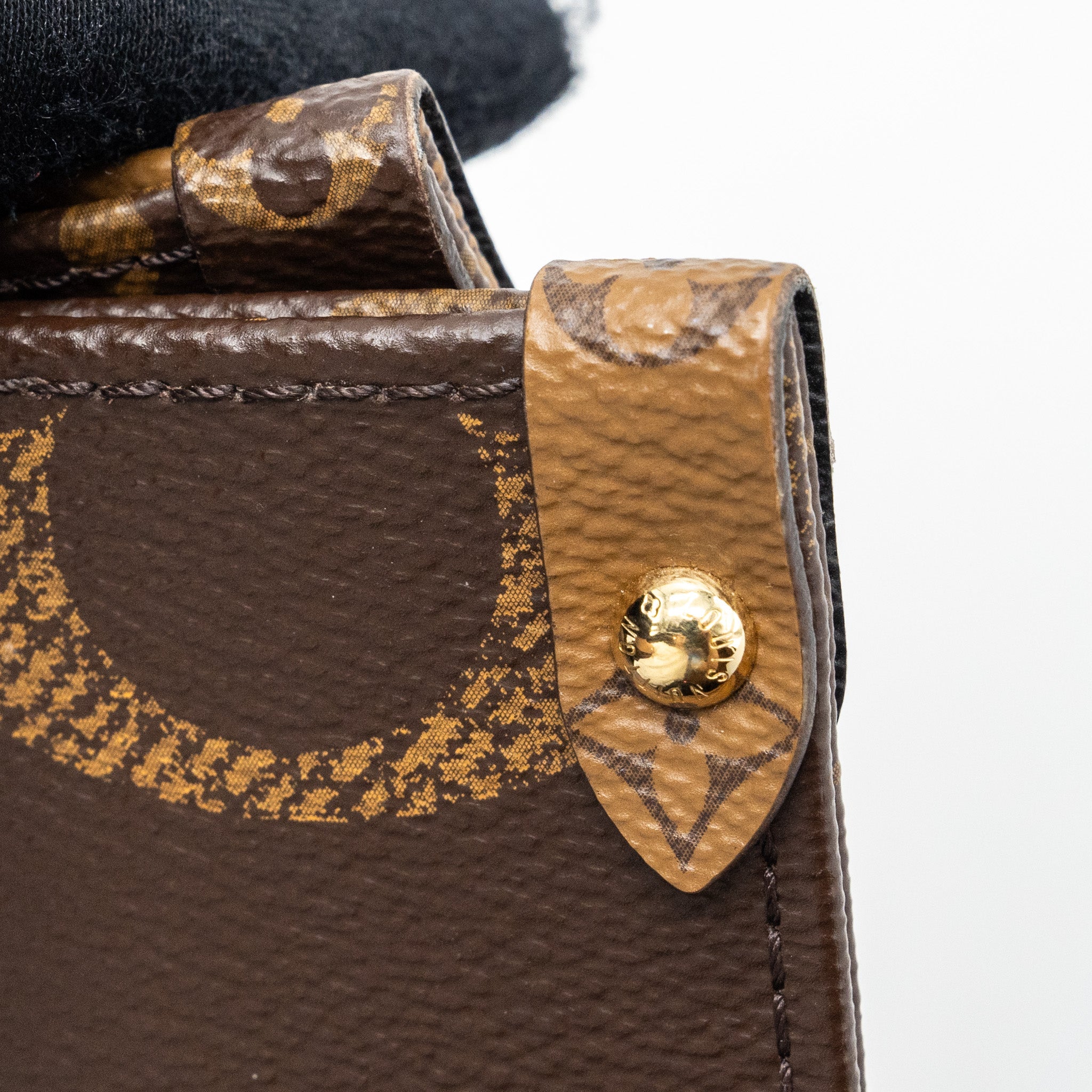 LOUIS VUITTON ONTHEGO MM MONOGRAM CANVAS GHW